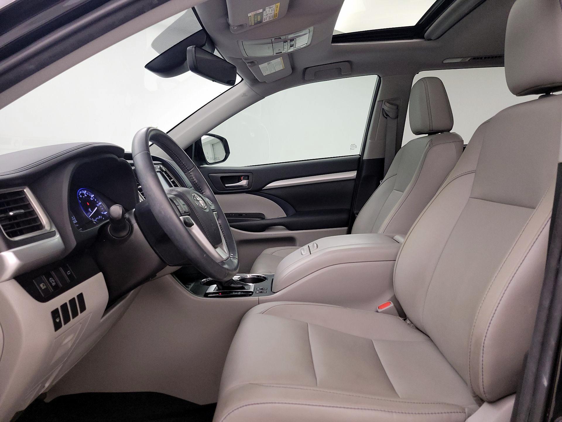Thumbnail: 2018 Toyota Highlander - 11