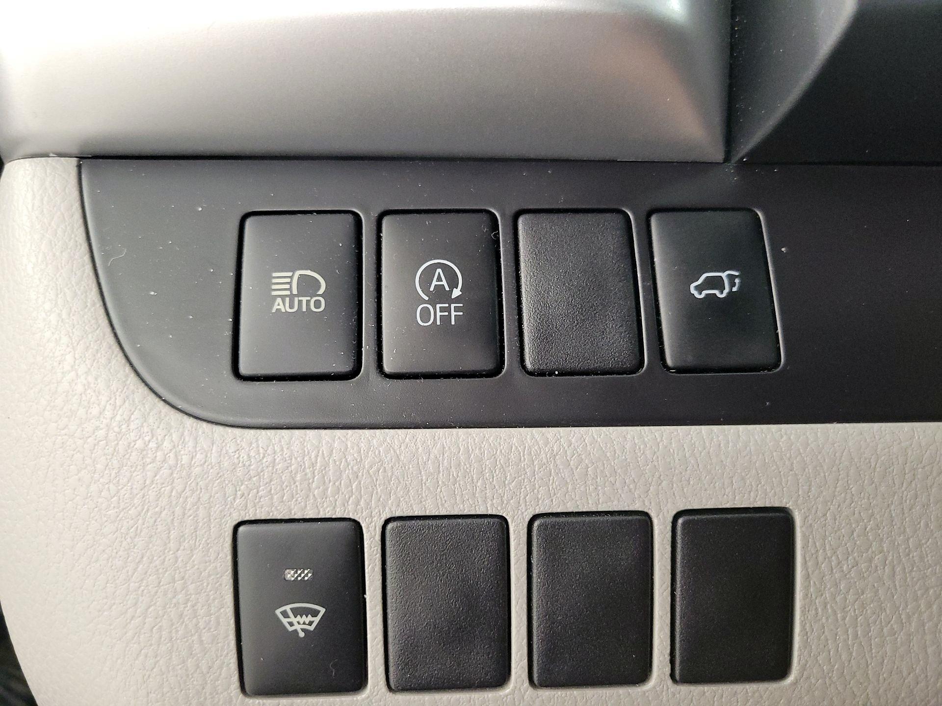 Thumbnail: 2018 Toyota Highlander - 13