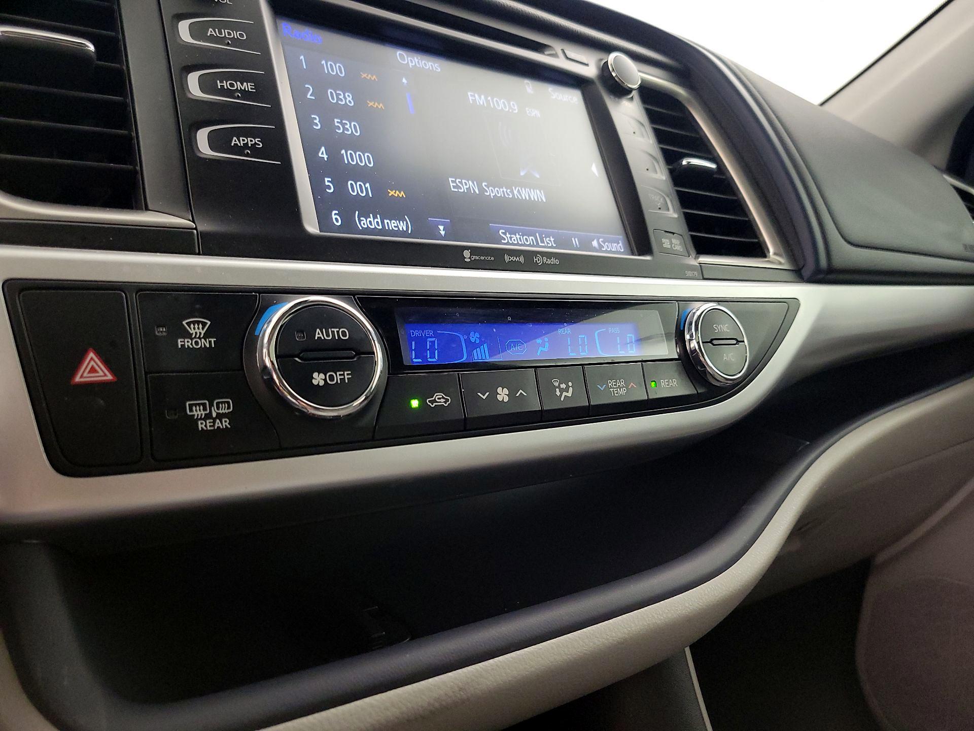 Thumbnail: 2018 Toyota Highlander - 16