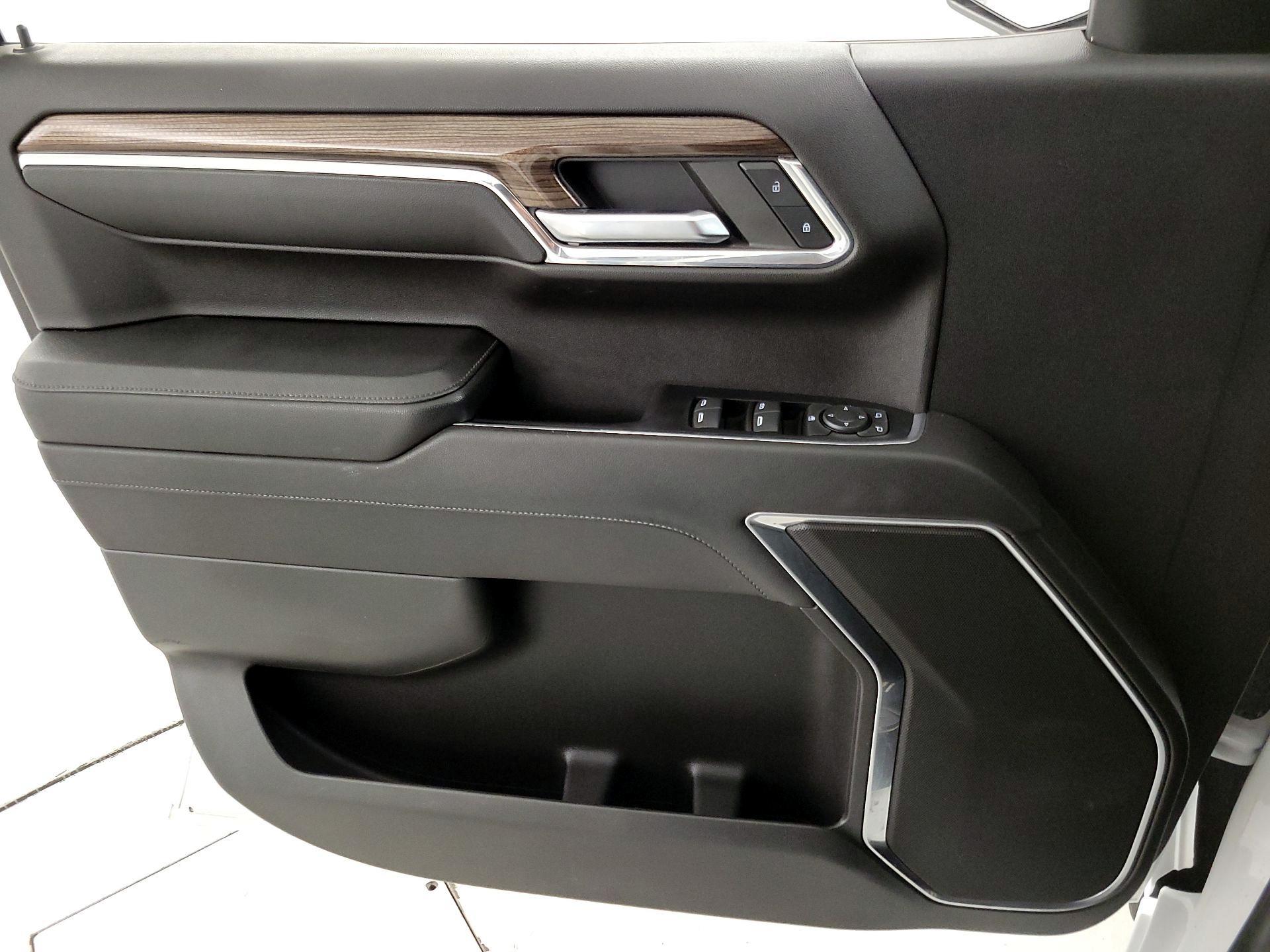 Thumbnail: 2023 Chevrolet Silverado 1500 - 12