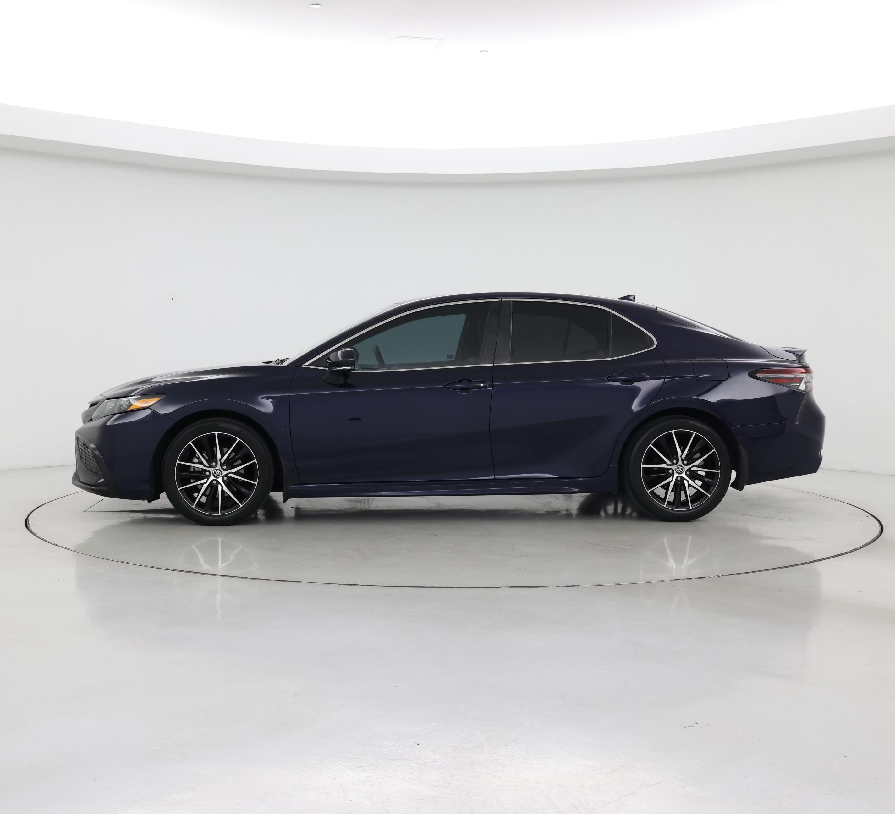 Thumbnail: 2022 Toyota Camry - 3