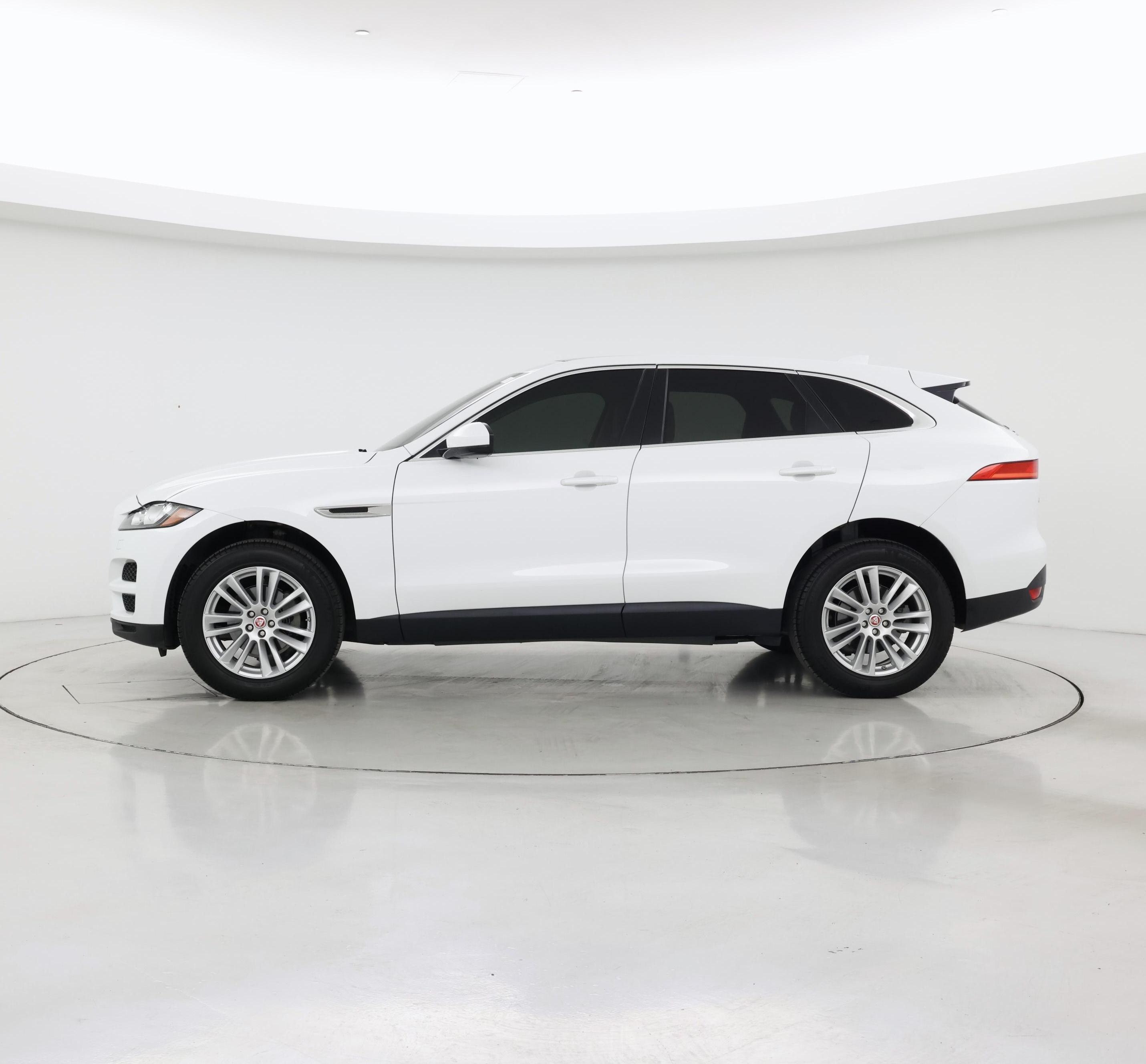 Thumbnail: 2019 Jaguar F-Pace - 3