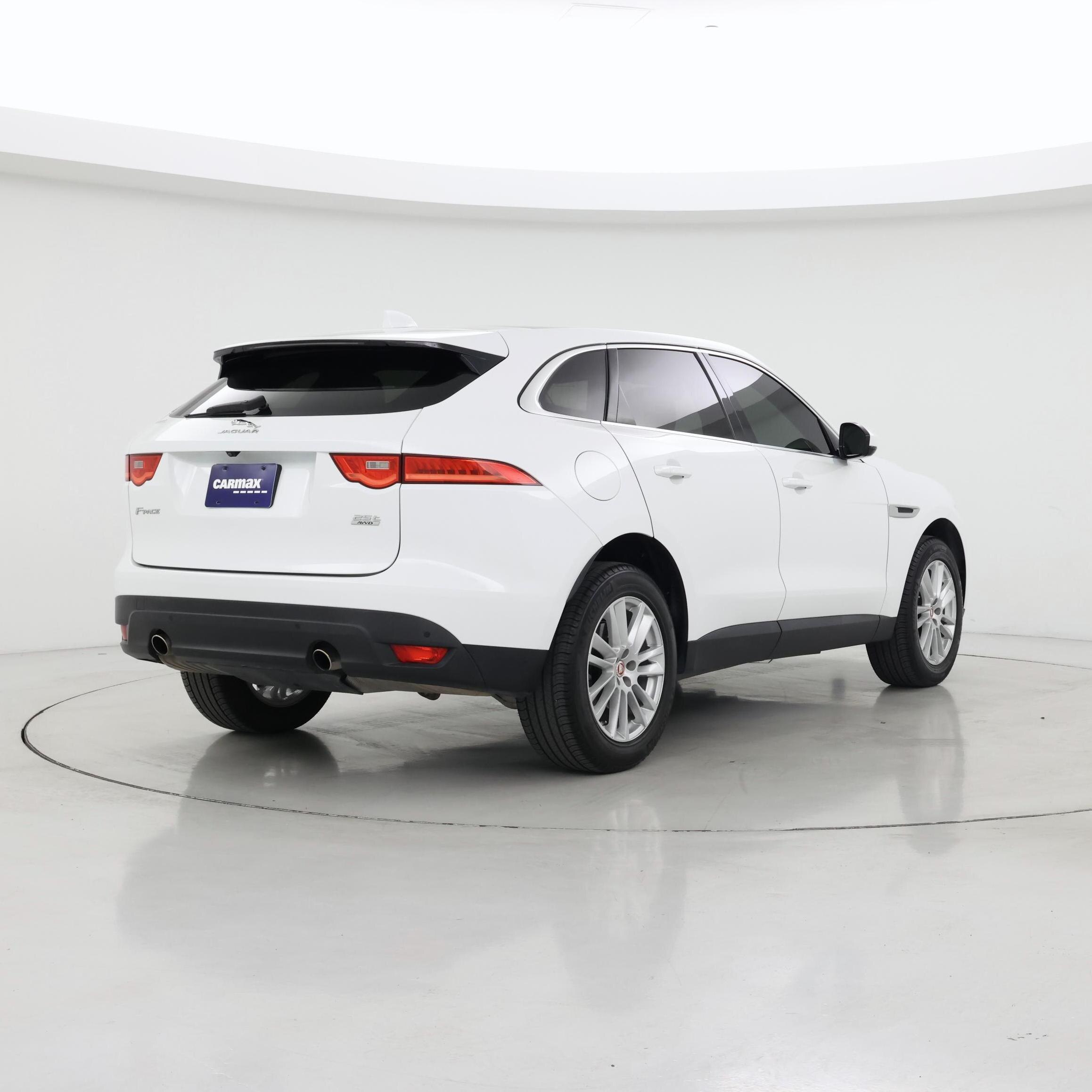 Thumbnail: 2019 Jaguar F-Pace - 8
