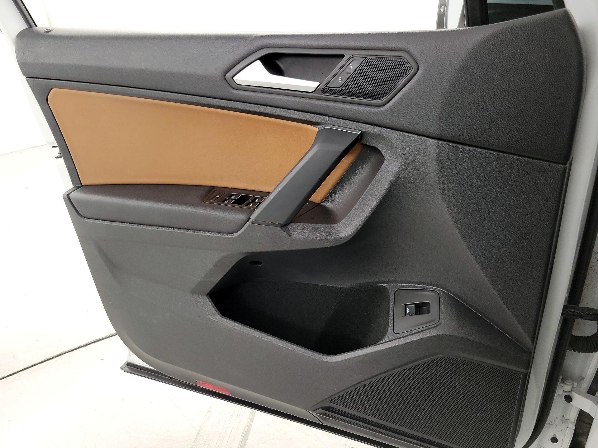 Thumbnail: 2019 Volkswagen Tiguan - 12