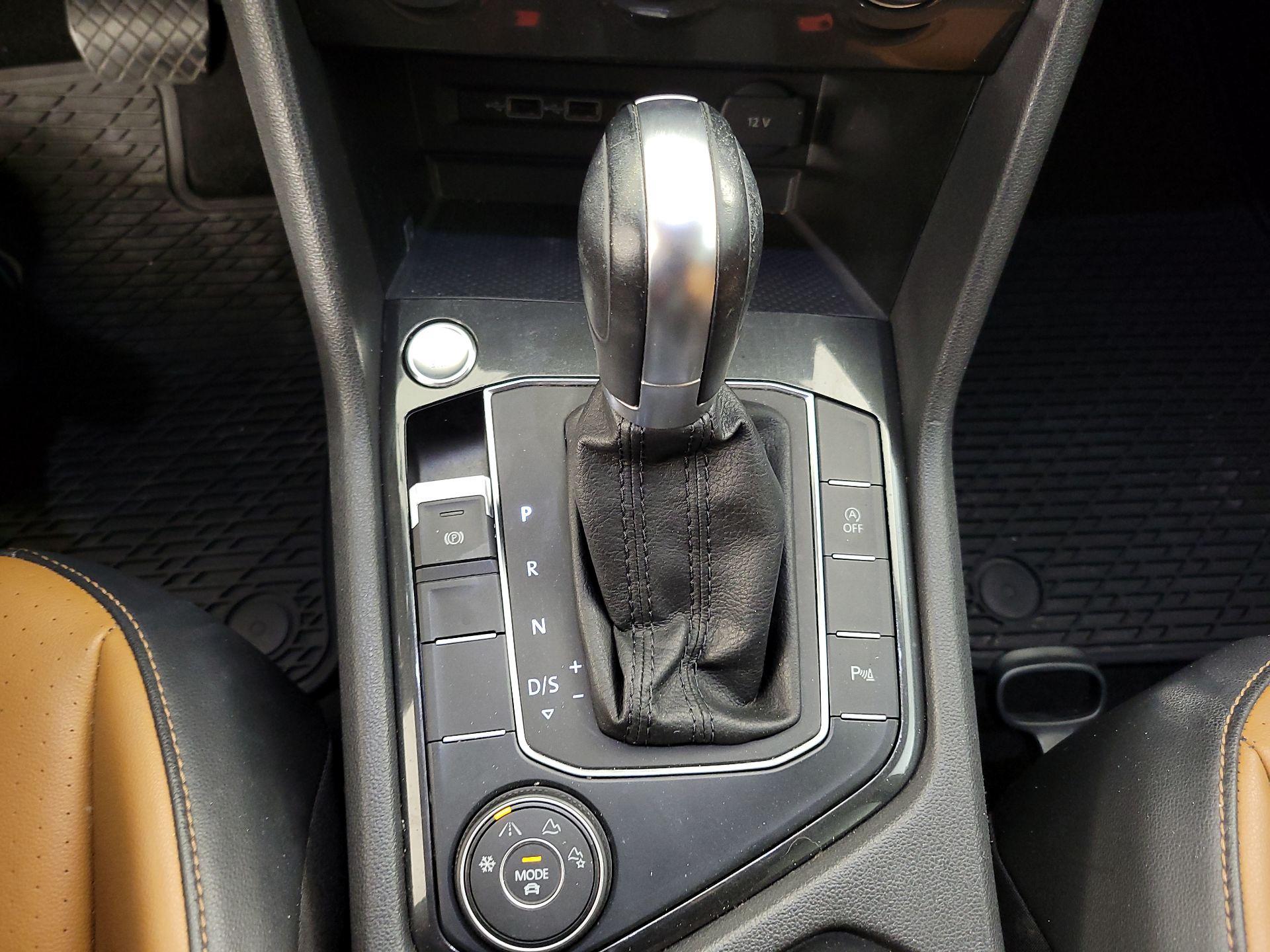 Thumbnail: 2019 Volkswagen Tiguan - 17