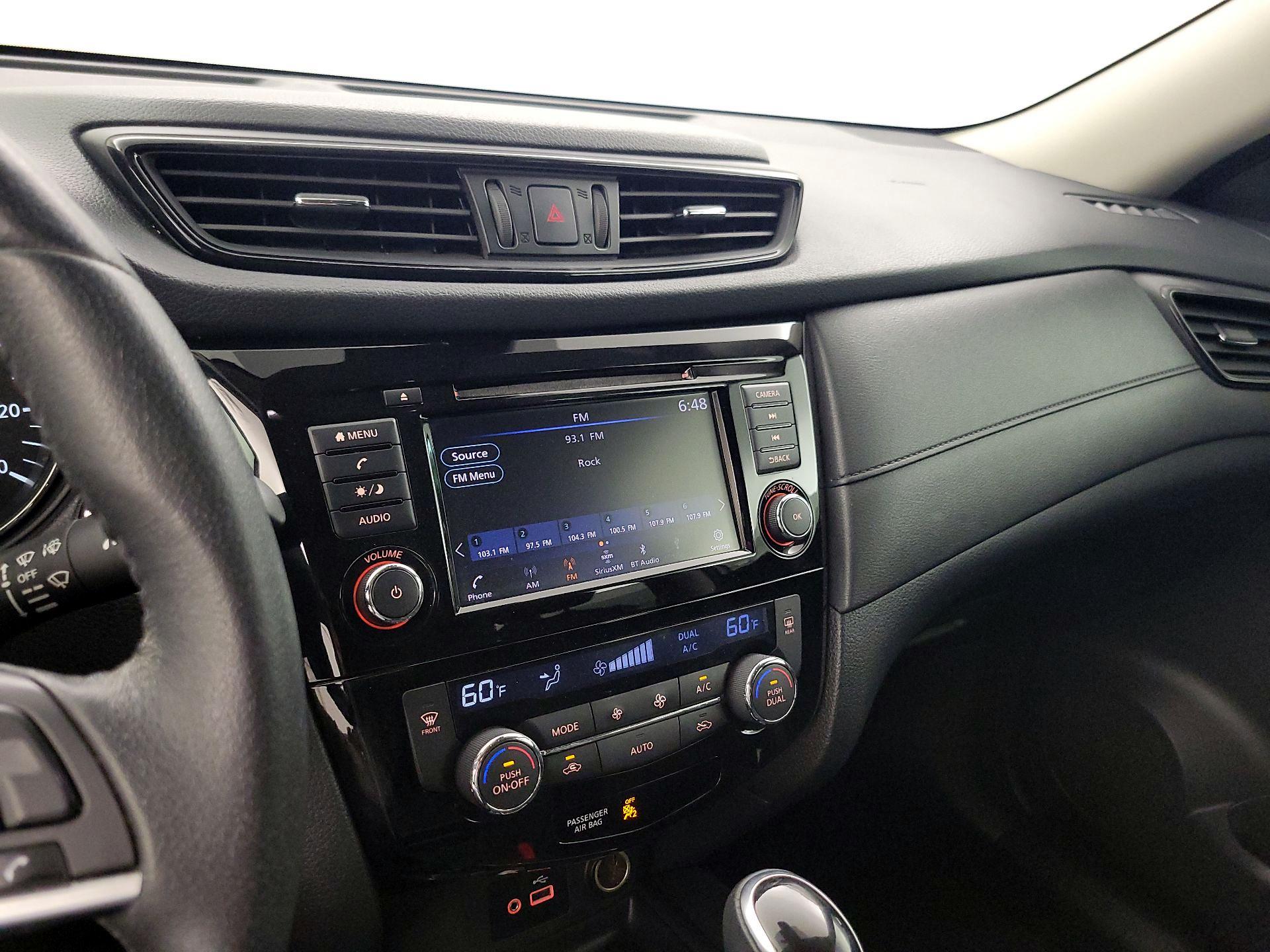 Thumbnail: 2019 Nissan Rogue - 15