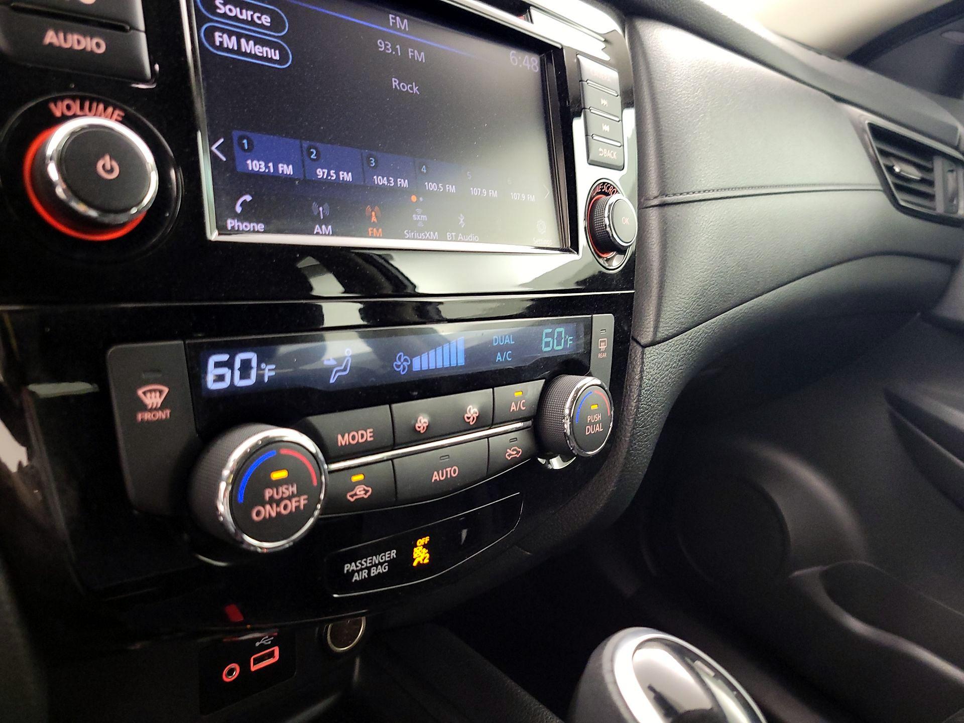Thumbnail: 2019 Nissan Rogue - 16