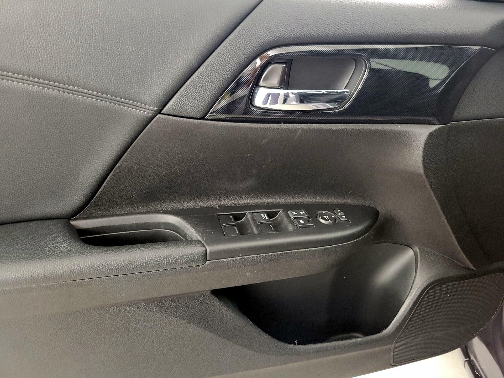 Thumbnail: 2015 Honda Accord - 12