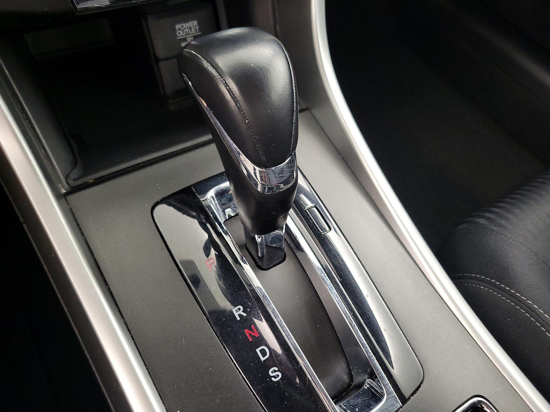Thumbnail: 2015 Honda Accord - 17
