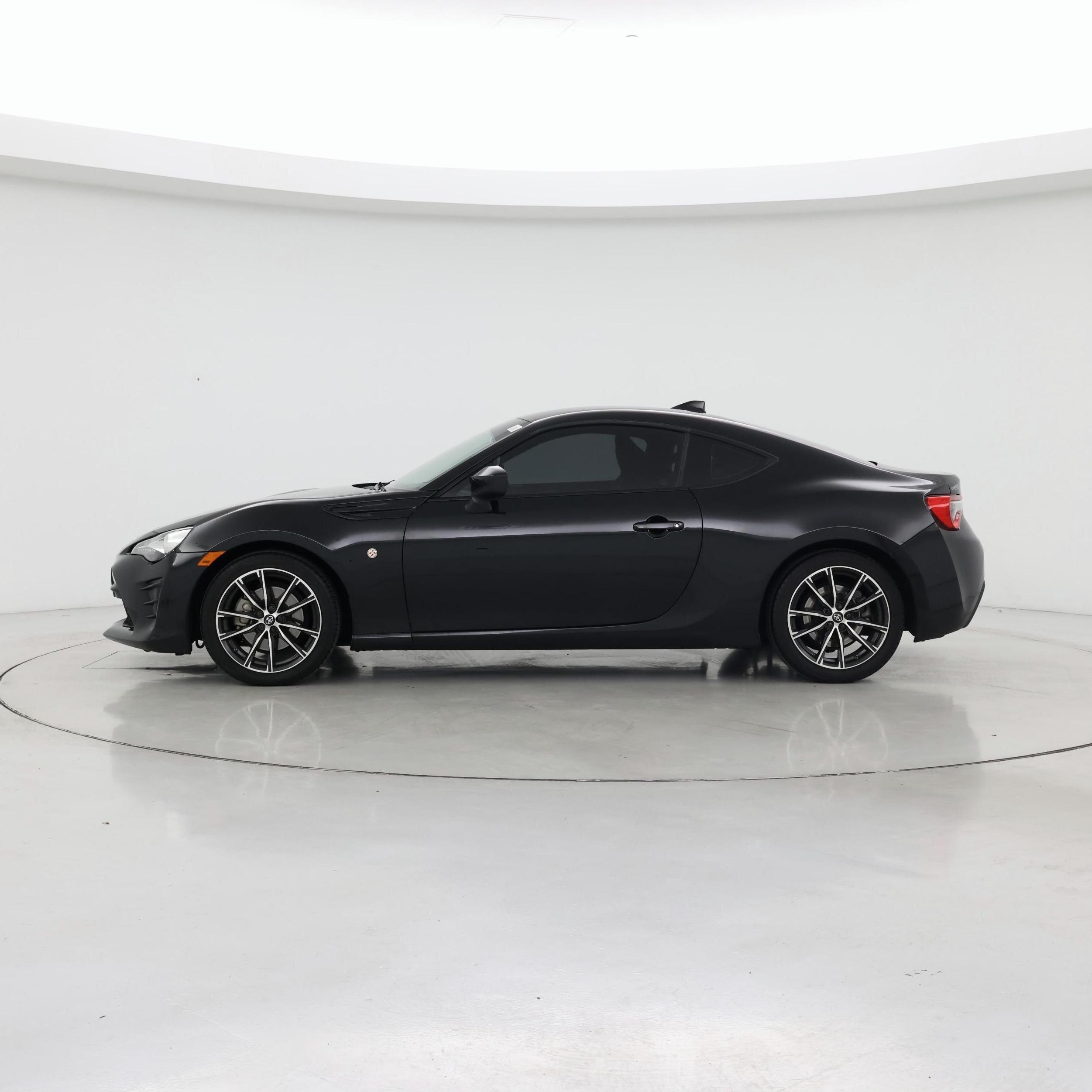 Thumbnail: 2017 Toyota 86 - 3