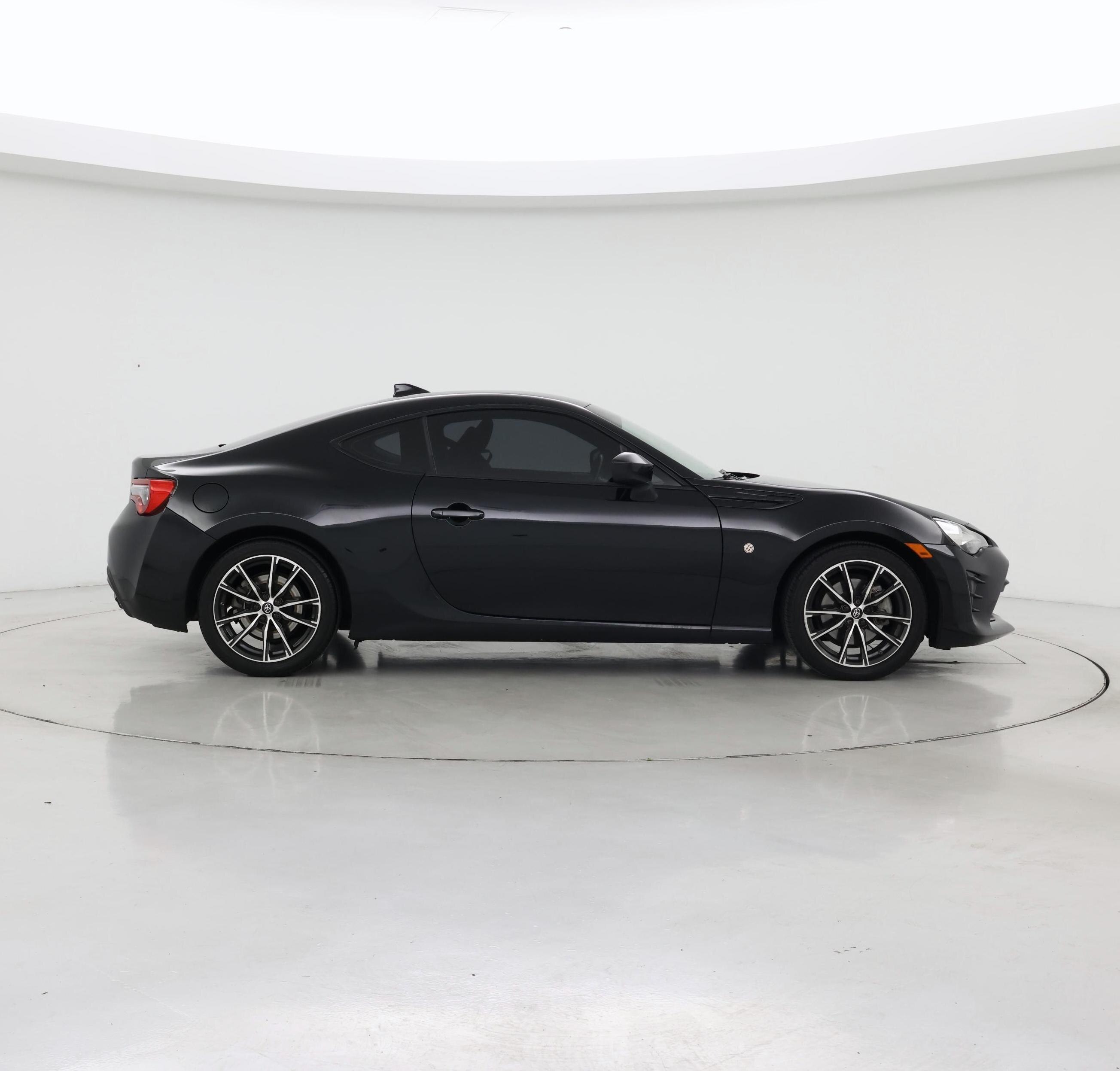 Thumbnail: 2017 Toyota 86 - 7