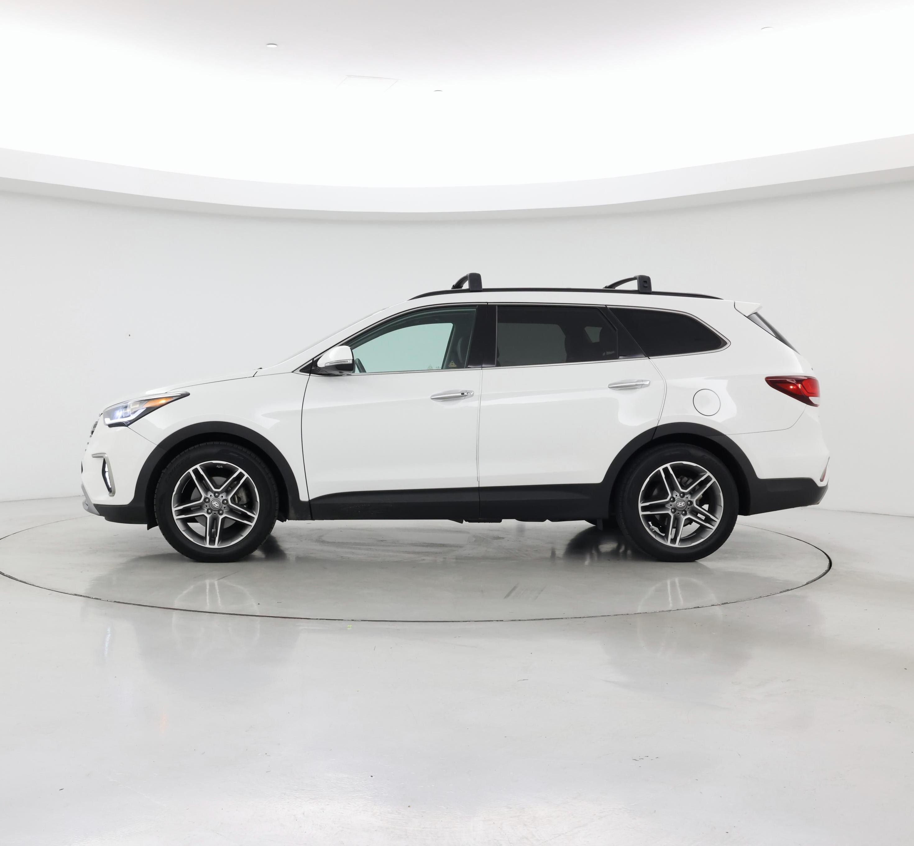 Thumbnail: 2018 Hyundai Santa Fe - 3