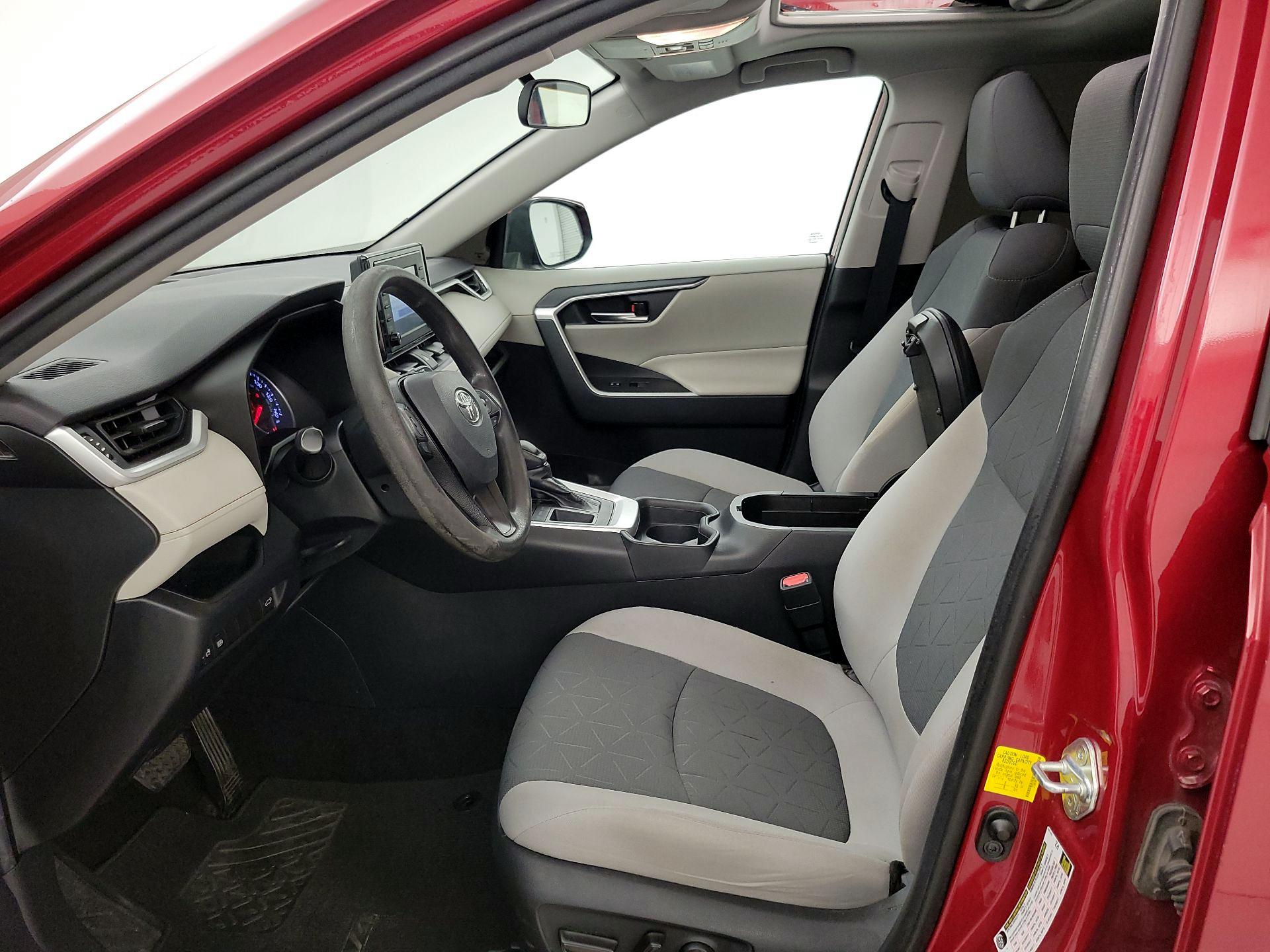 Thumbnail: 2019 Toyota RAV4 - 11