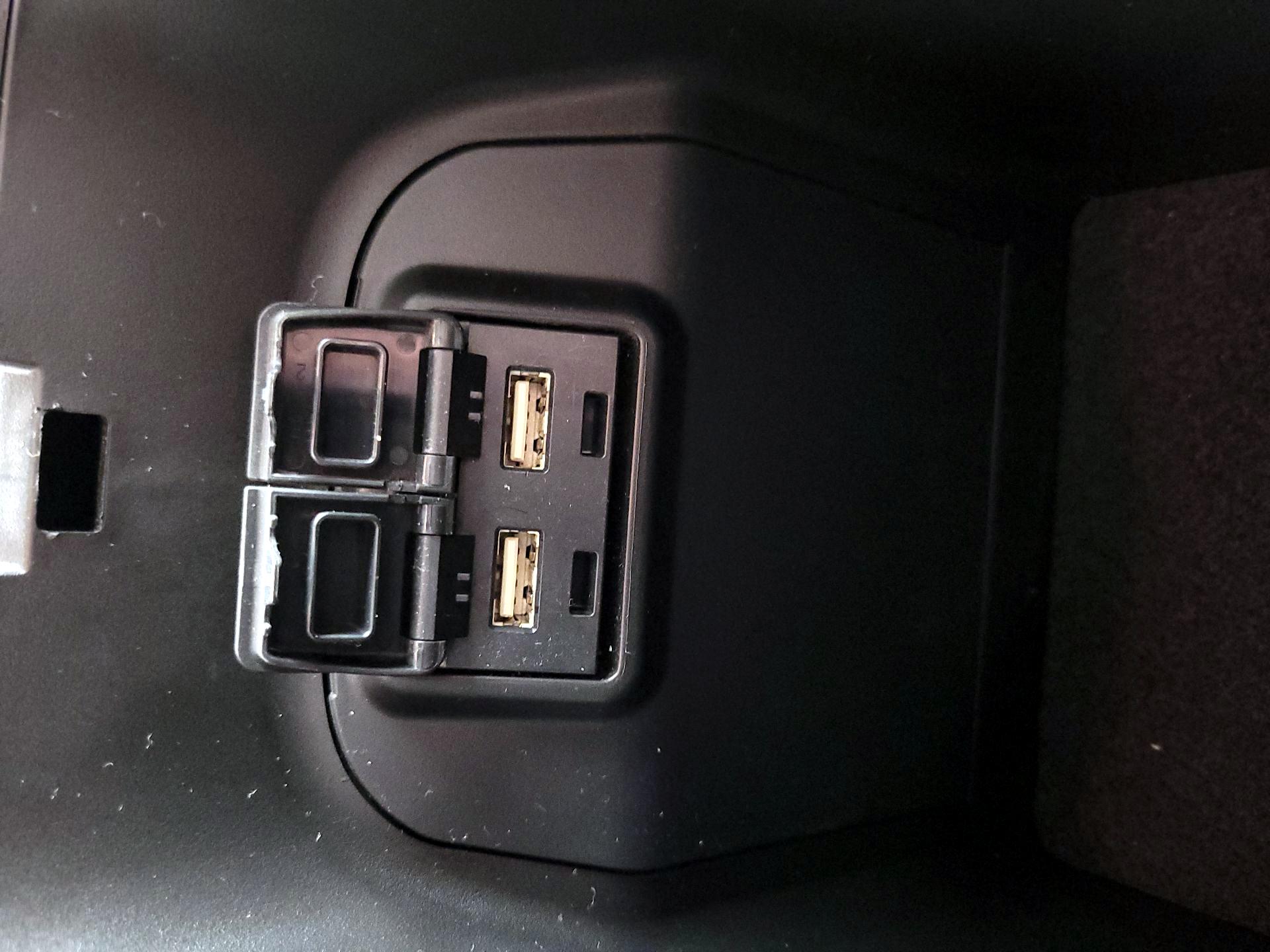Thumbnail: 2019 Toyota RAV4 - 18