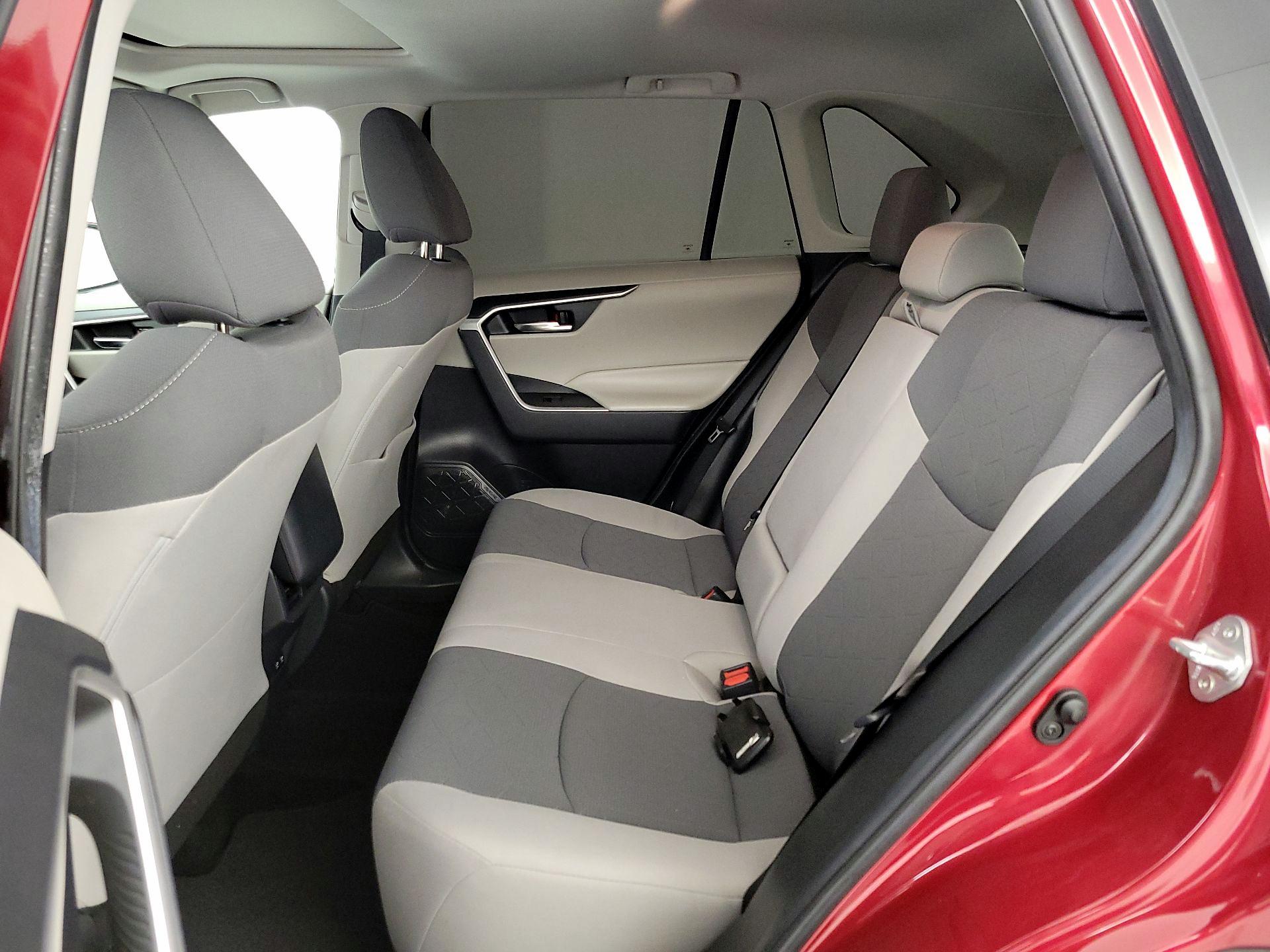 Thumbnail: 2019 Toyota RAV4 - 20