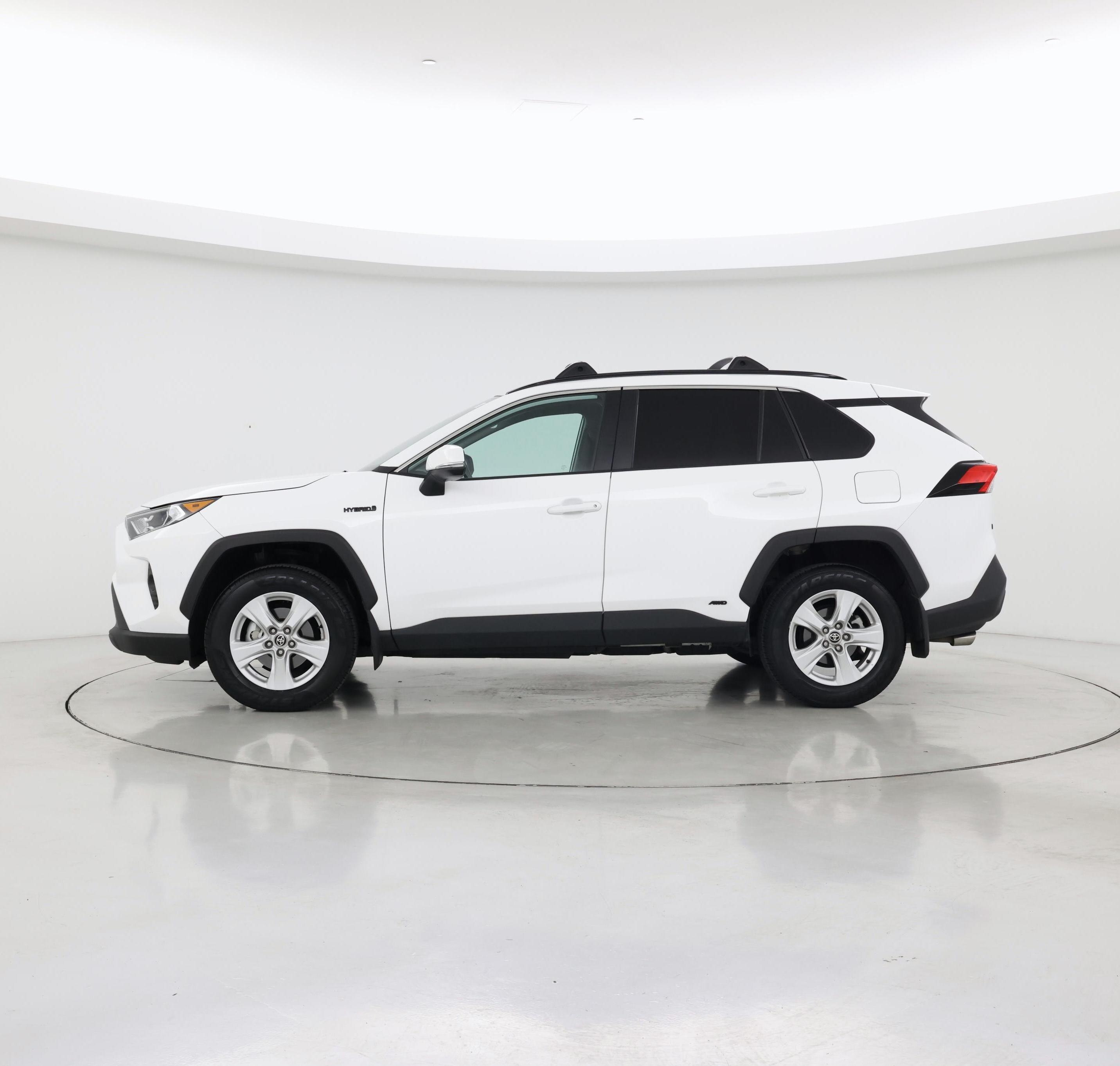 Thumbnail: 2021 Toyota RAV4 - 3