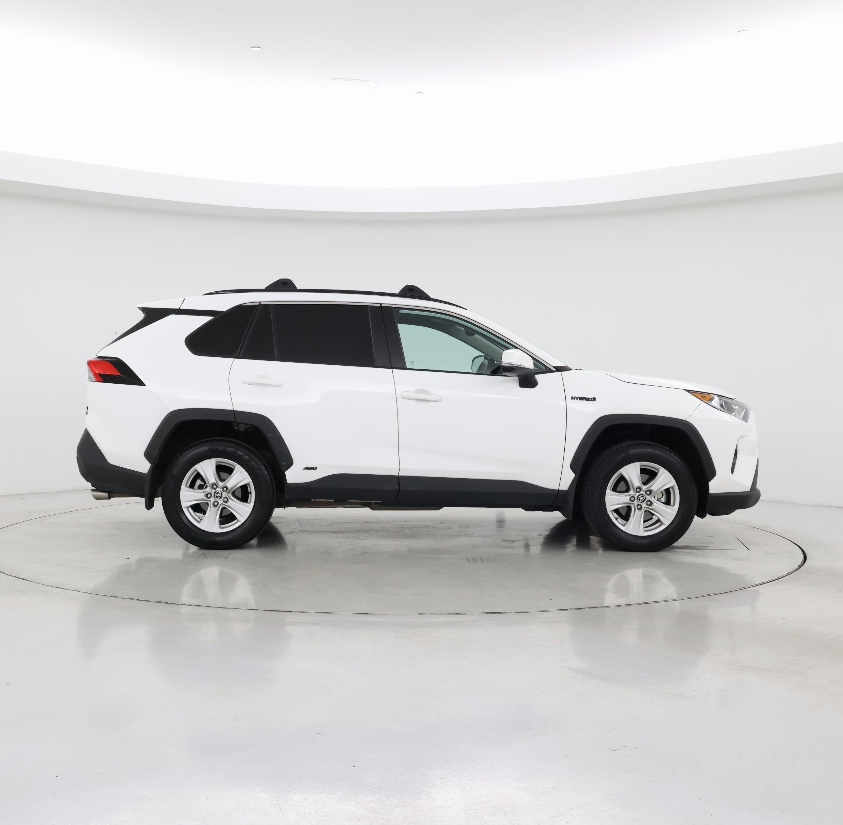 Thumbnail: 2021 Toyota RAV4 - 7