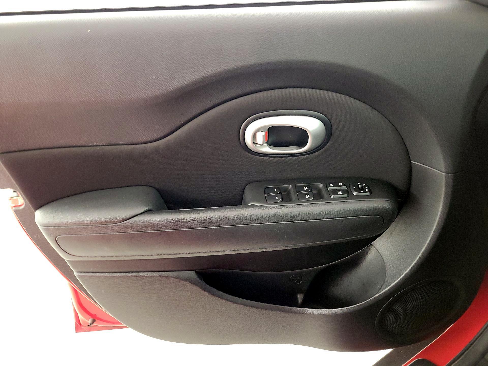 Thumbnail: 2016 Kia Soul - 12