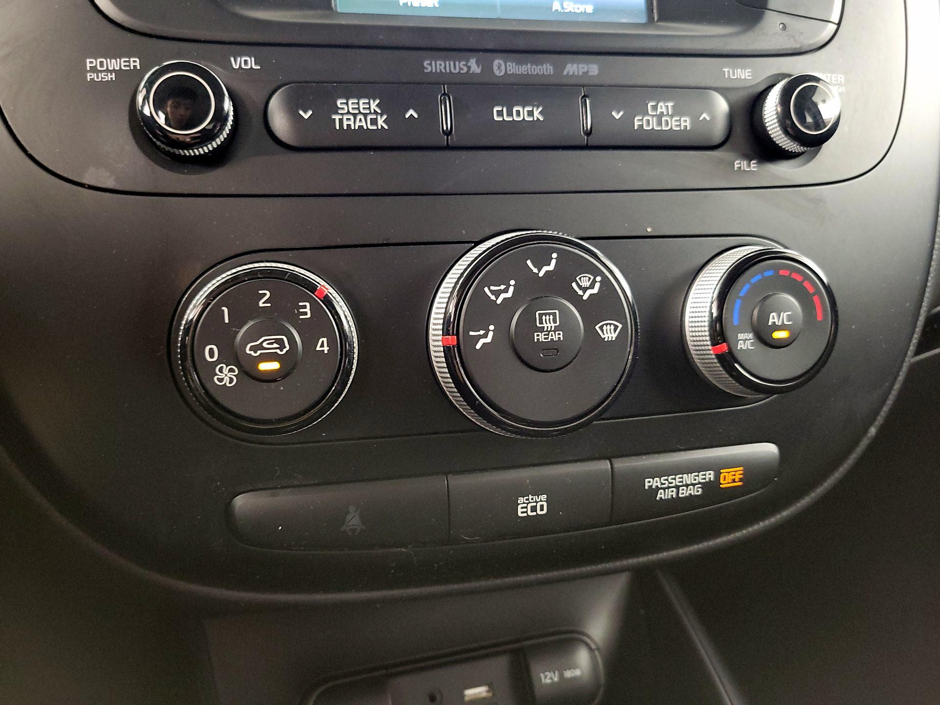 Thumbnail: 2016 Kia Soul - 16