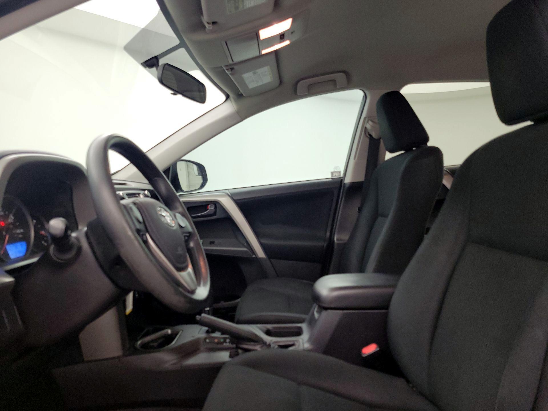 Thumbnail: 2016 Toyota RAV4 - 11