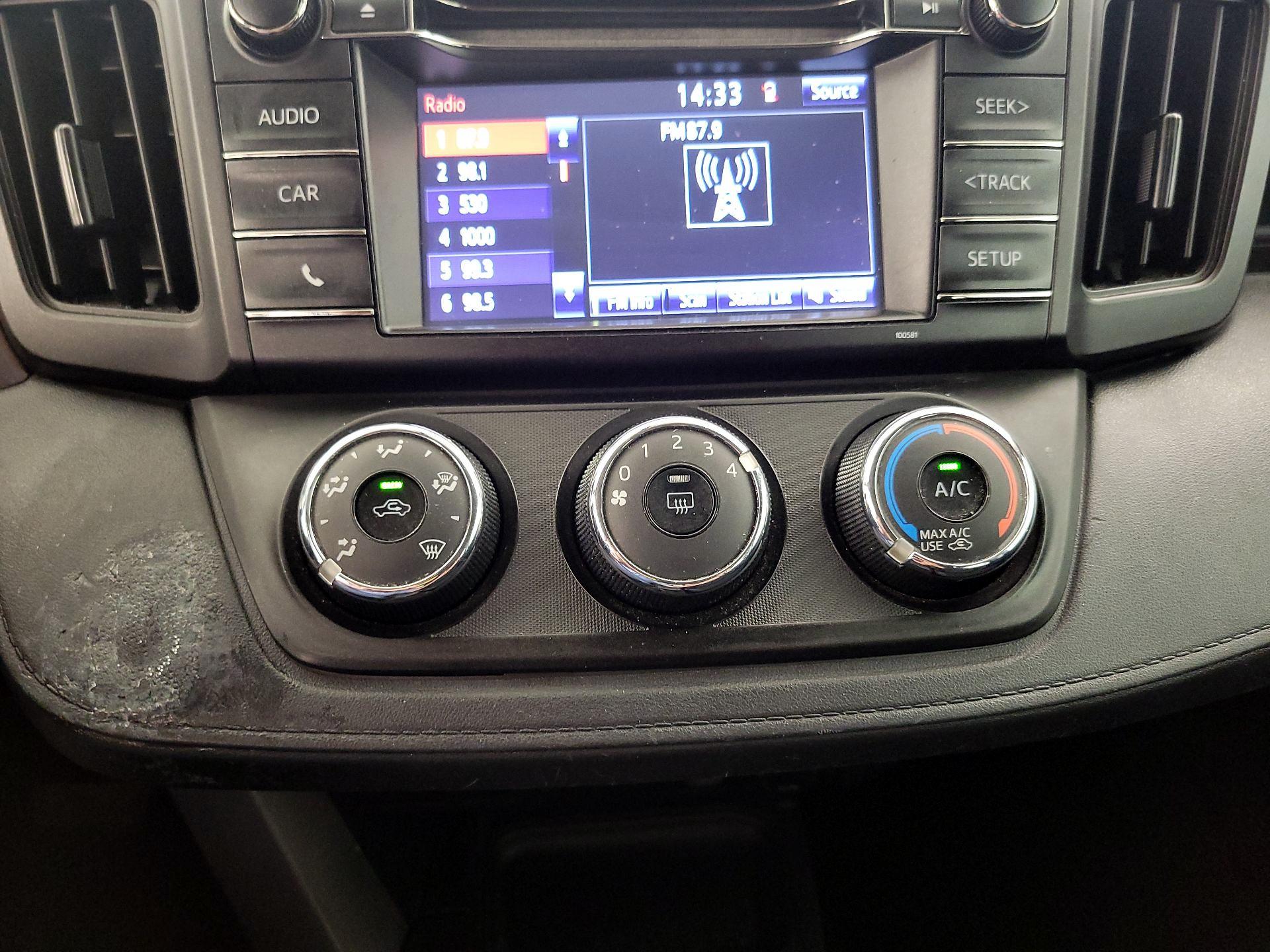 Thumbnail: 2016 Toyota RAV4 - 16