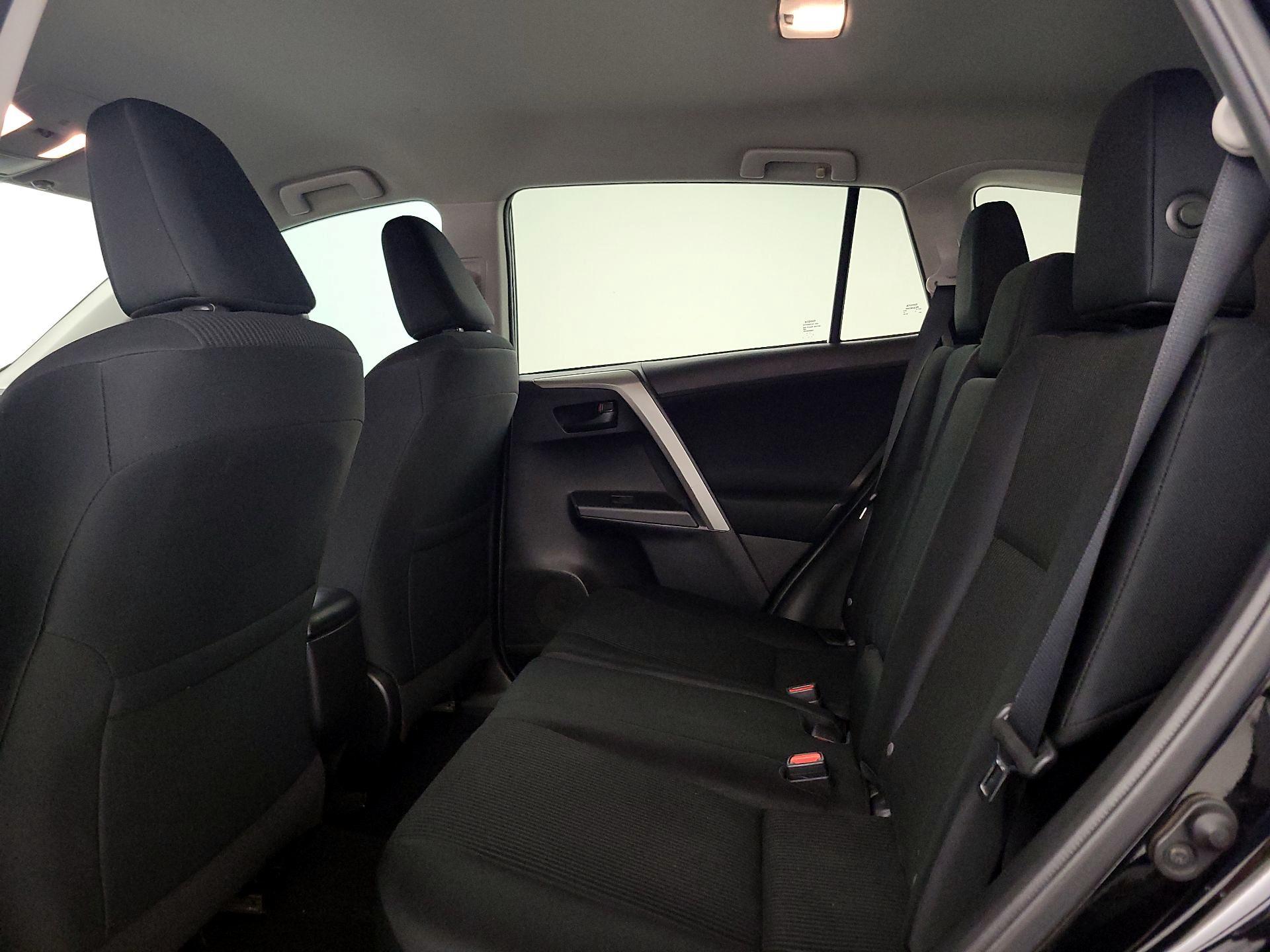 Thumbnail: 2016 Toyota RAV4 - 19
