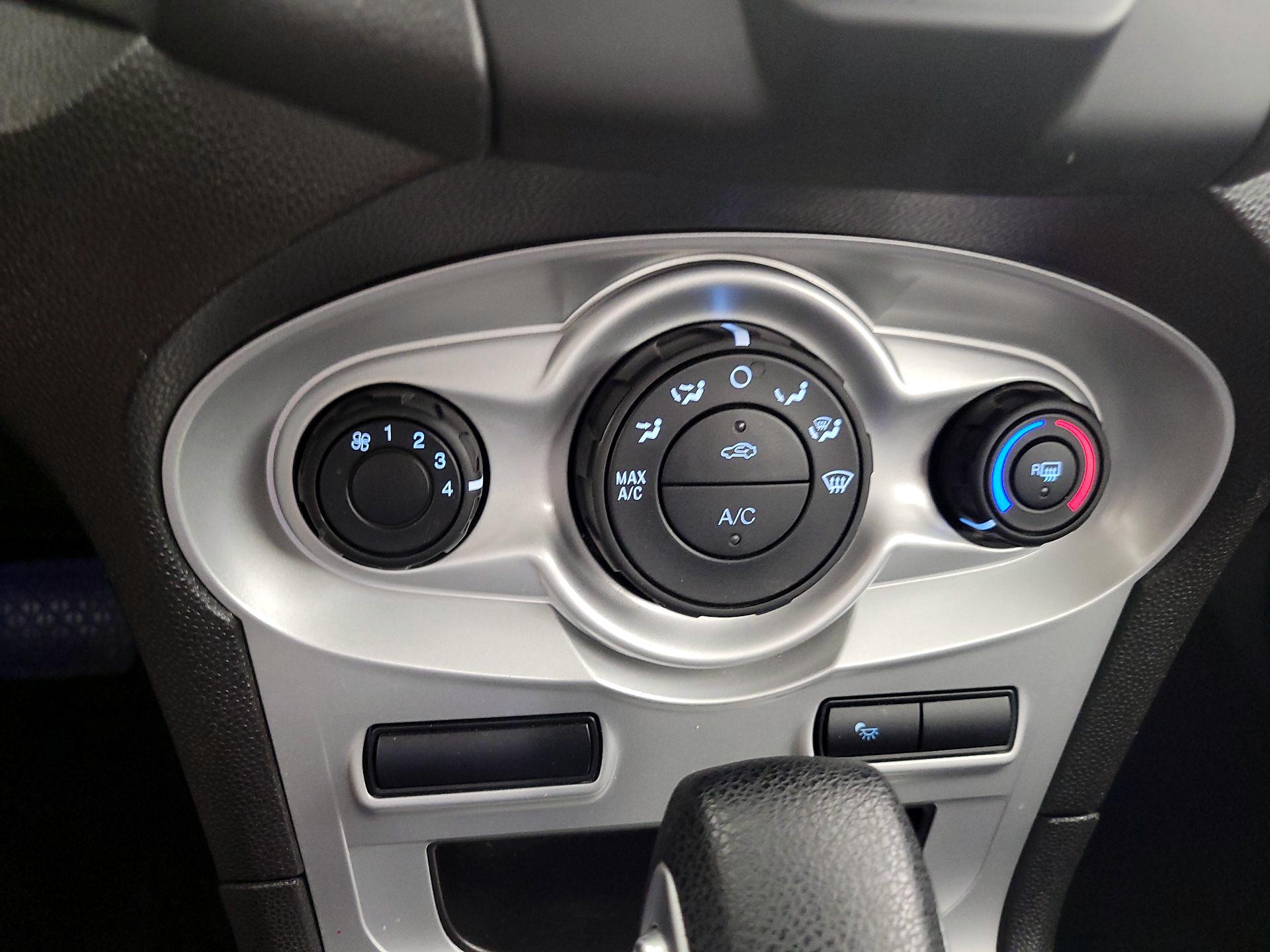 Thumbnail: 2017 Ford Fiesta - 15