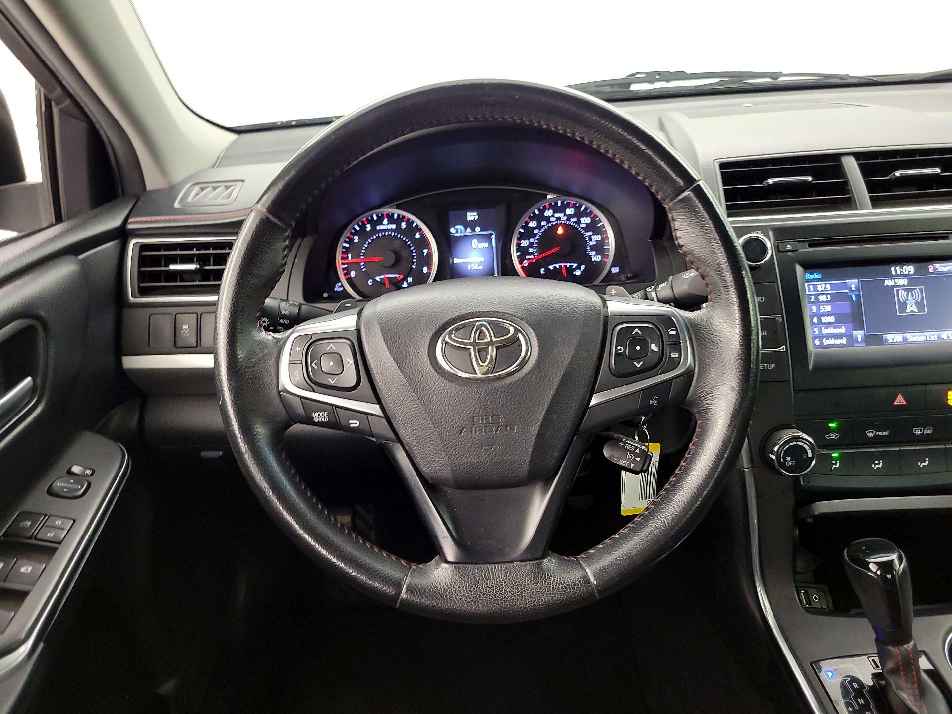Thumbnail: 2016 Toyota Camry - 10