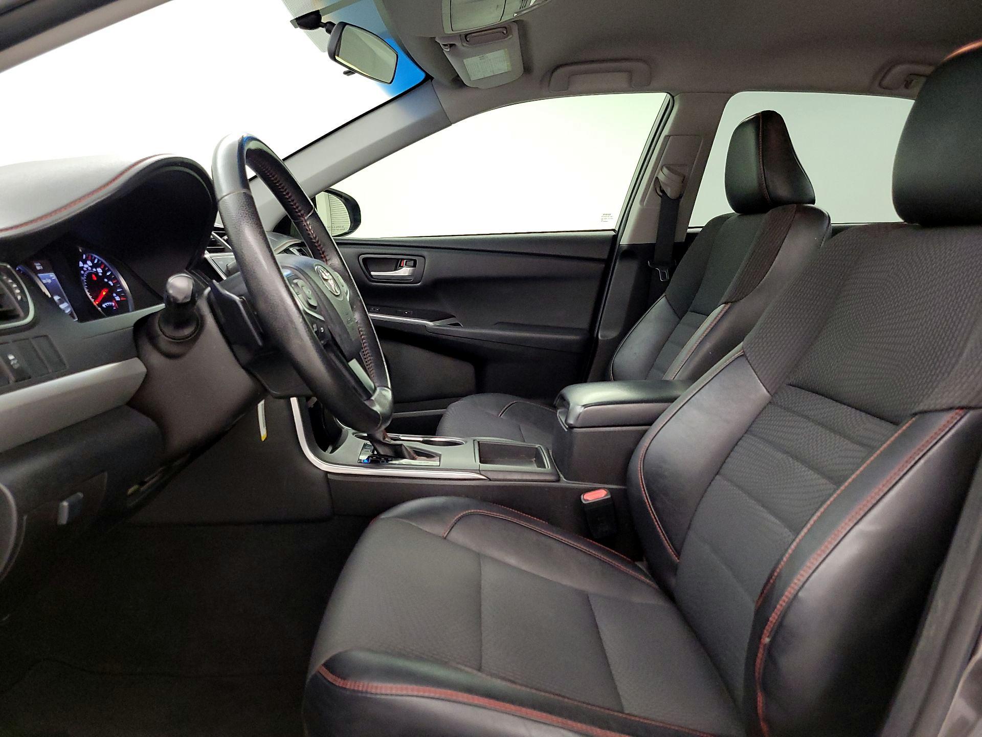 Thumbnail: 2016 Toyota Camry - 11