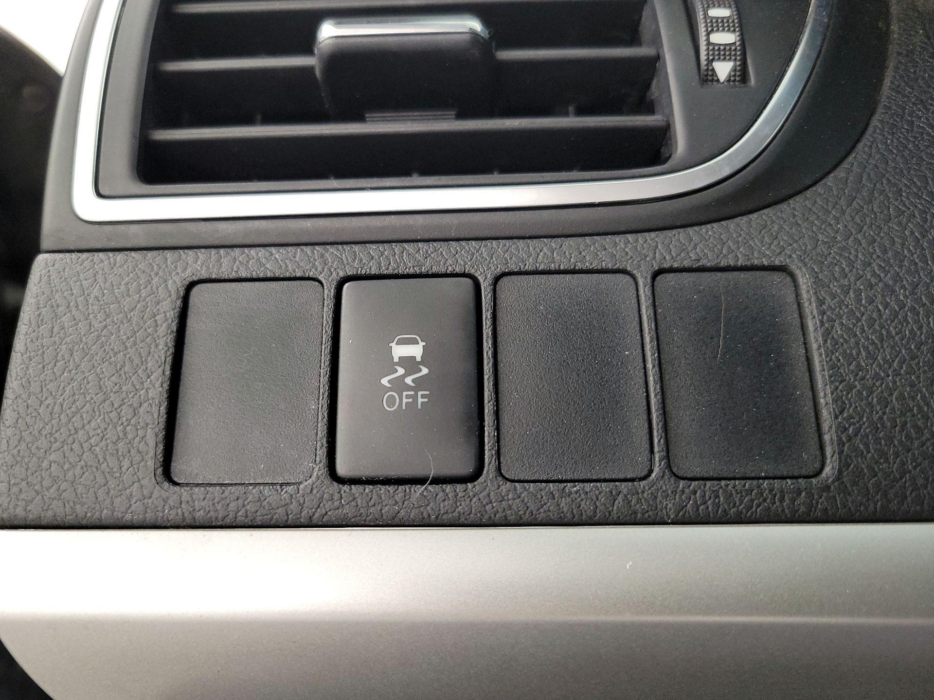 Thumbnail: 2016 Toyota Camry - 13
