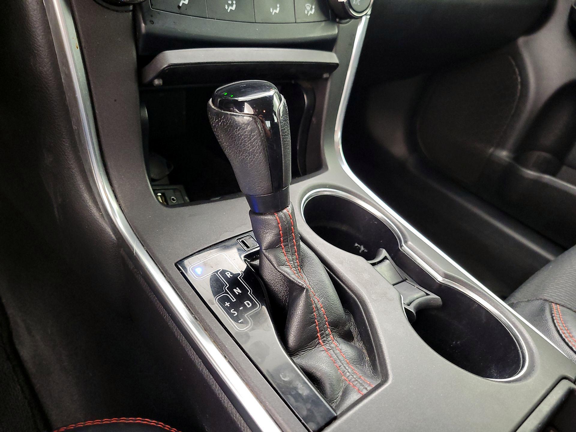 Thumbnail: 2016 Toyota Camry - 17