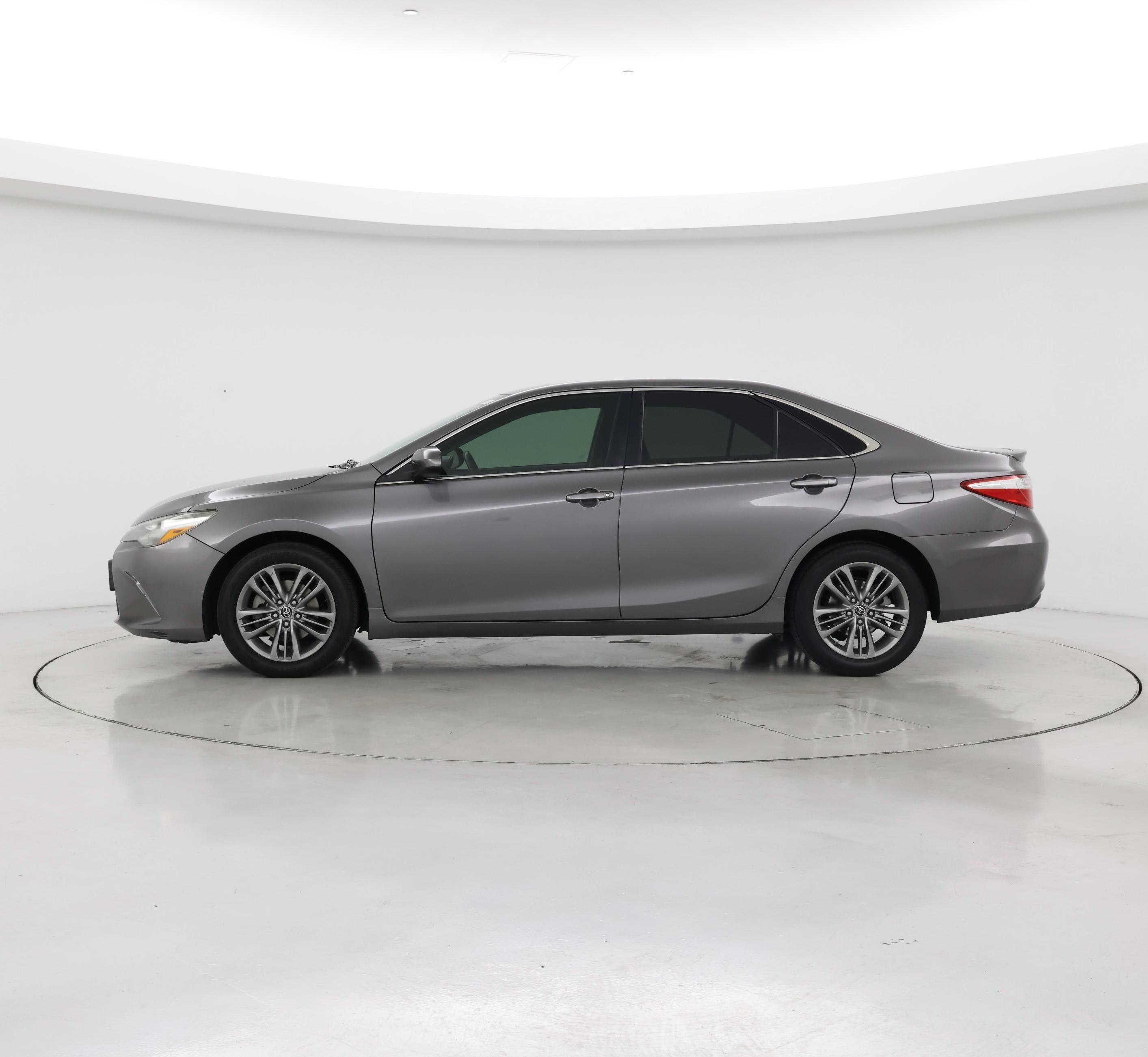 Thumbnail: 2016 Toyota Camry - 3
