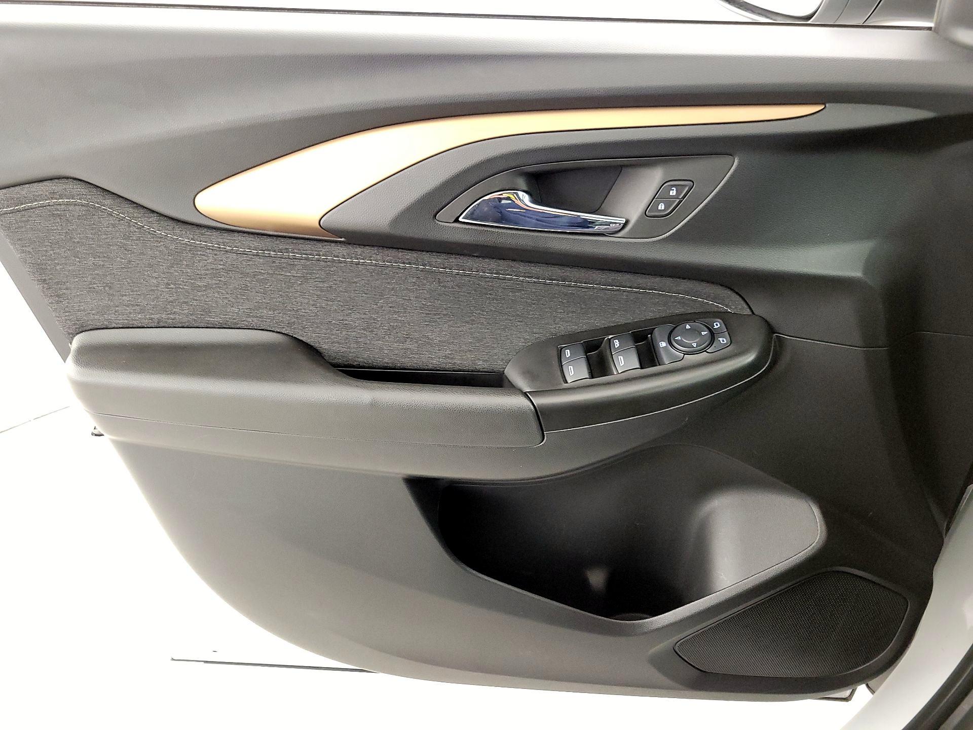 Thumbnail: 2023 Chevrolet TrailBlazer - 12