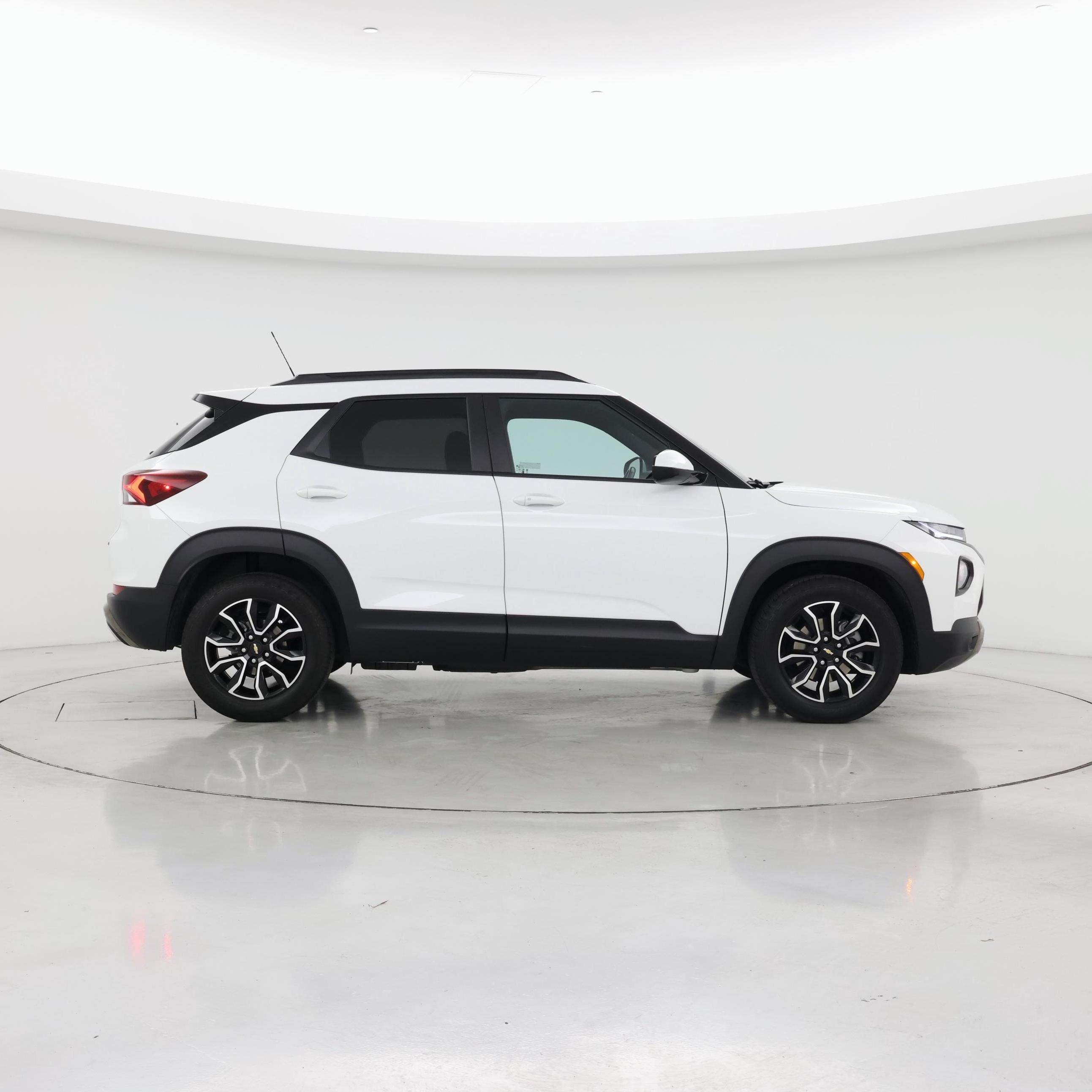 Thumbnail: 2023 Chevrolet TrailBlazer - 7