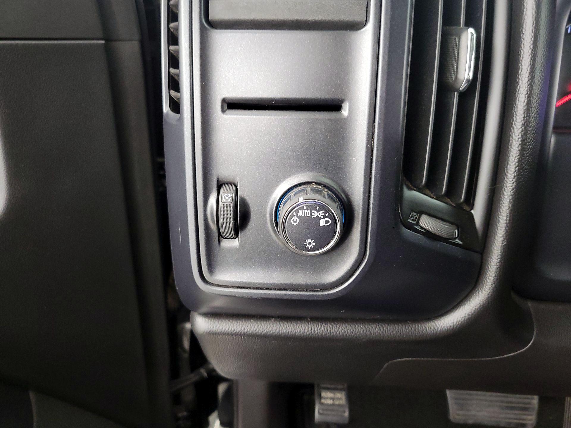 Thumbnail: 2015 Chevrolet Silverado 1500 - 13