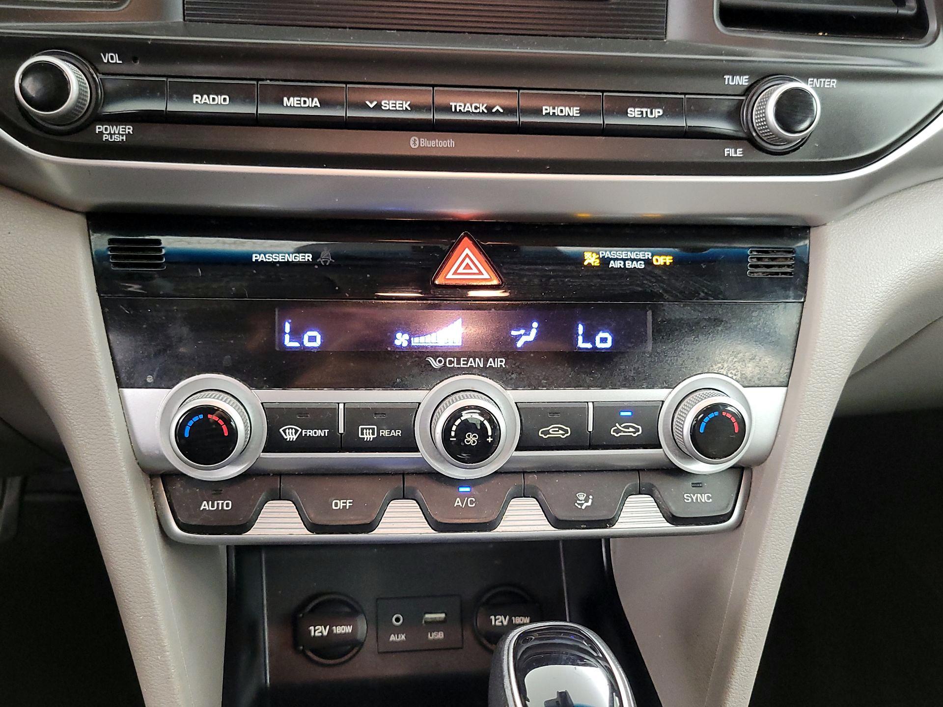 Thumbnail: 2020 Hyundai Elantra - 16
