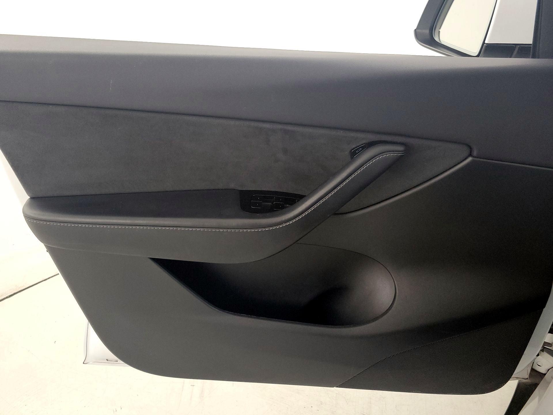 Thumbnail: 2021 Tesla Model Y - 12