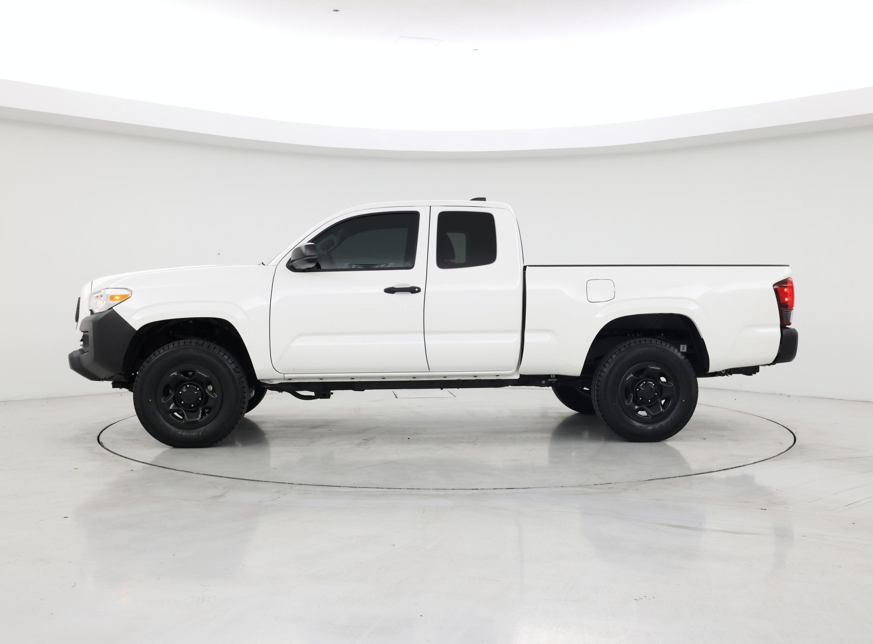 Thumbnail: 2021 Toyota Tacoma - 3
