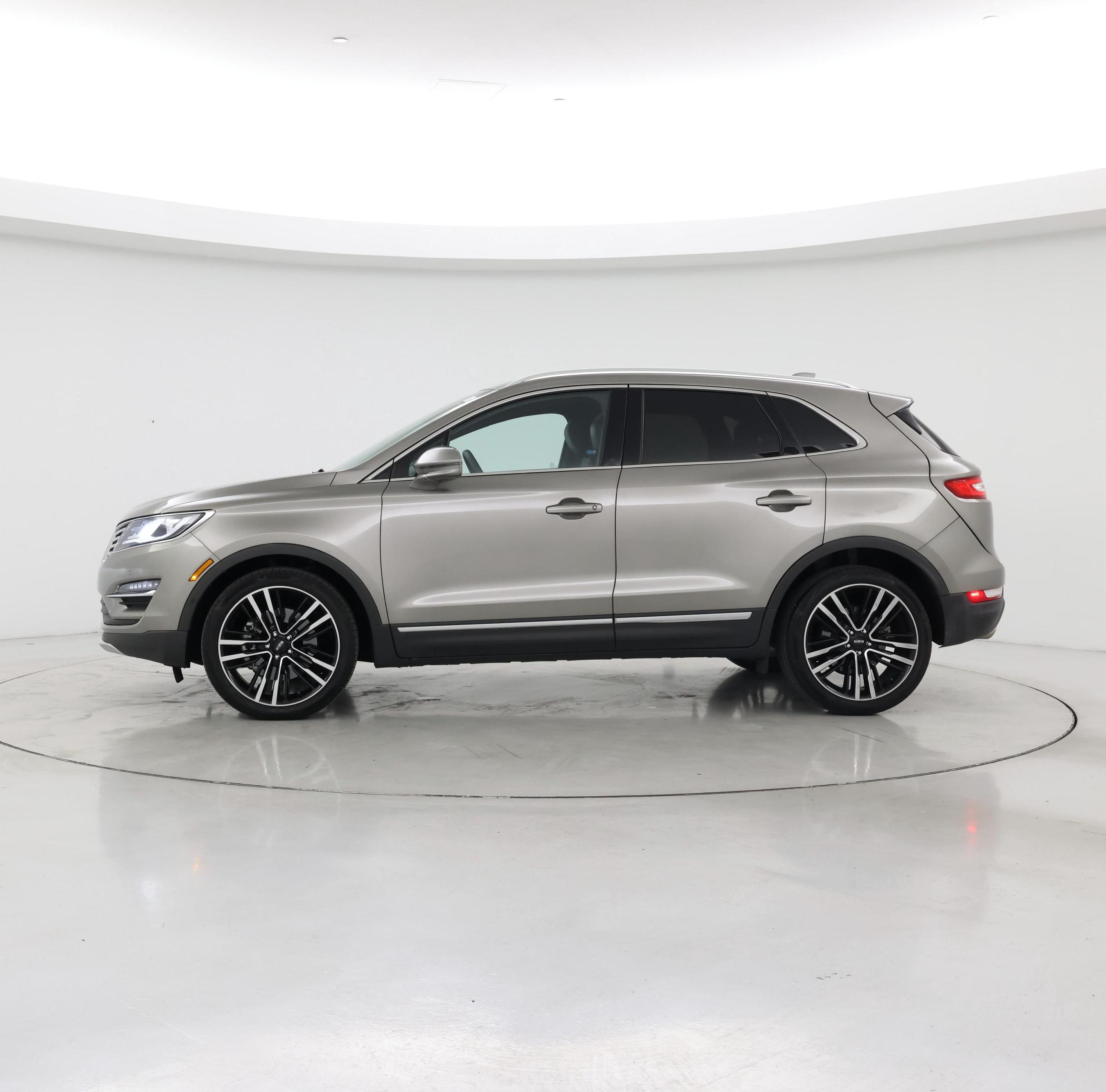 Thumbnail: 2017 Lincoln MKC - 3