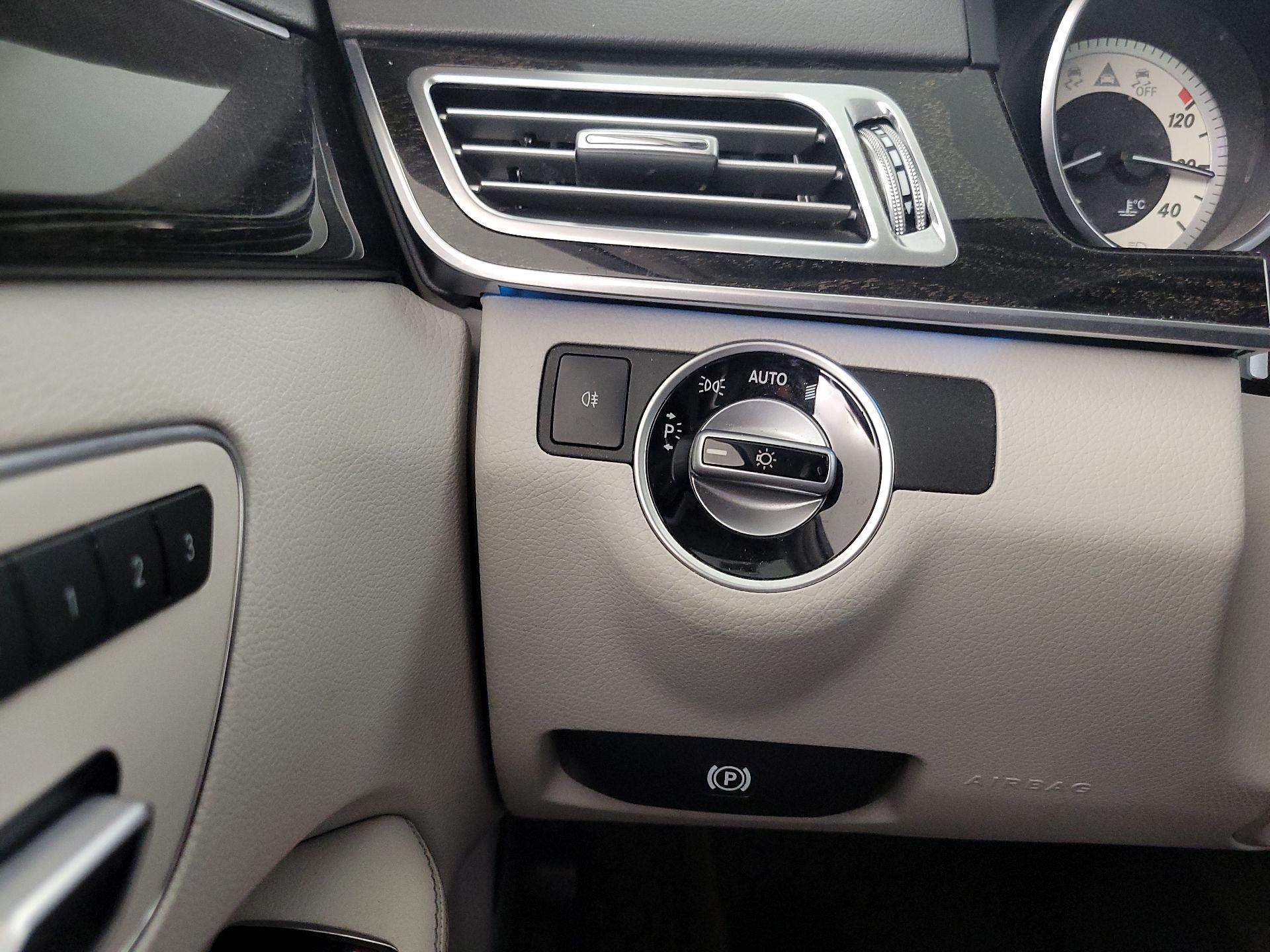 Thumbnail: 2014 Mercedes-Benz E-Class - 13