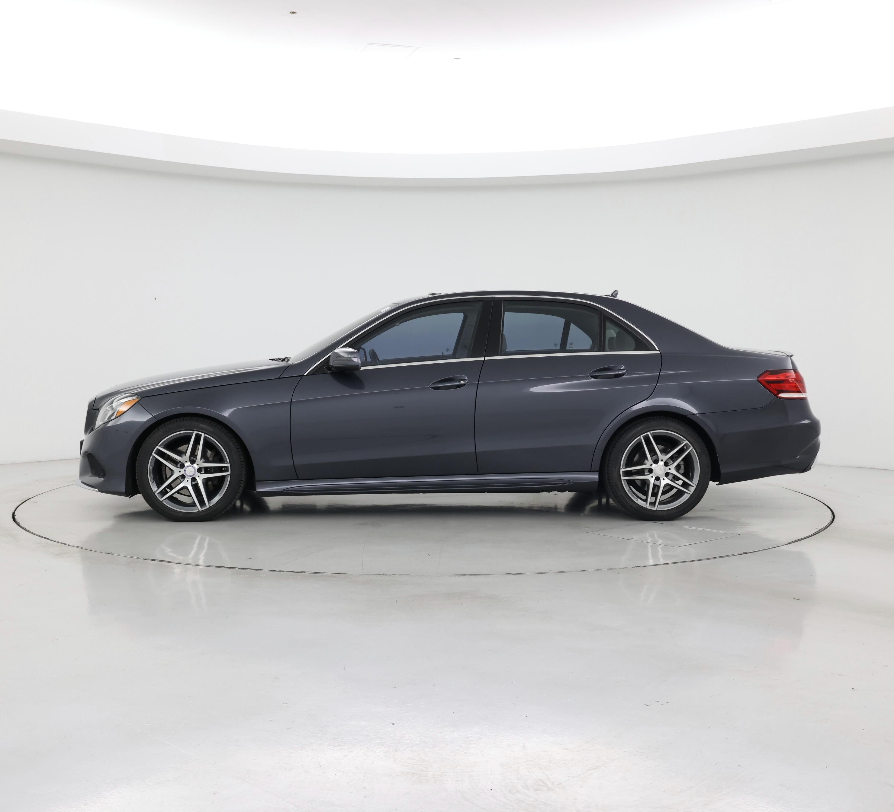 Thumbnail: 2014 Mercedes-Benz E-Class - 3