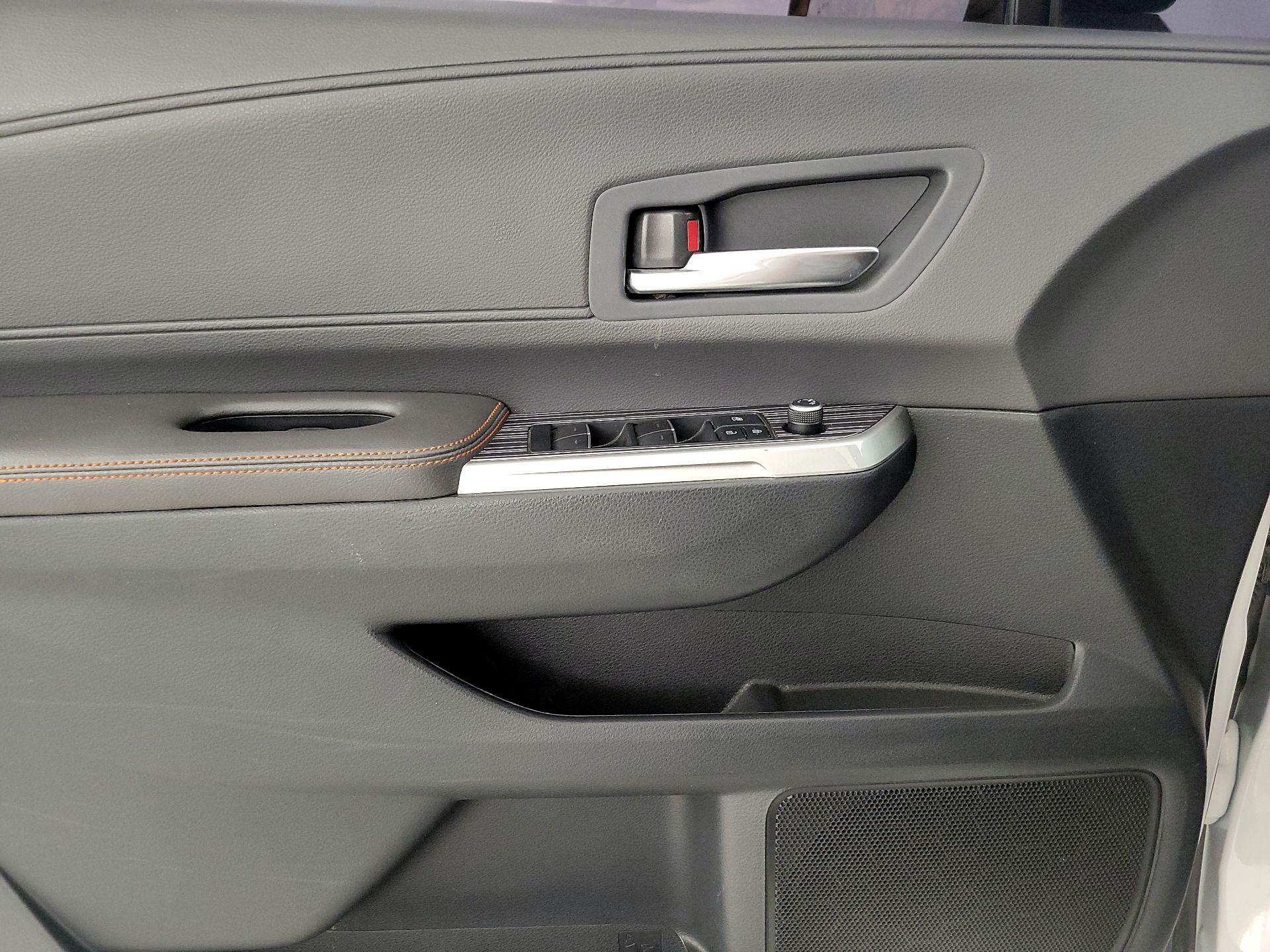 Thumbnail: 2021 Toyota Sienna - 12
