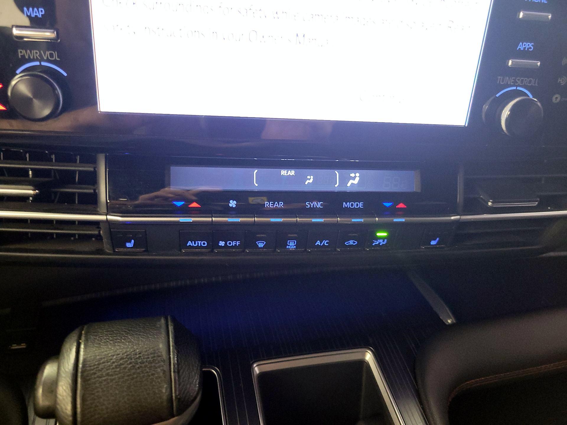 Thumbnail: 2021 Toyota Sienna - 17