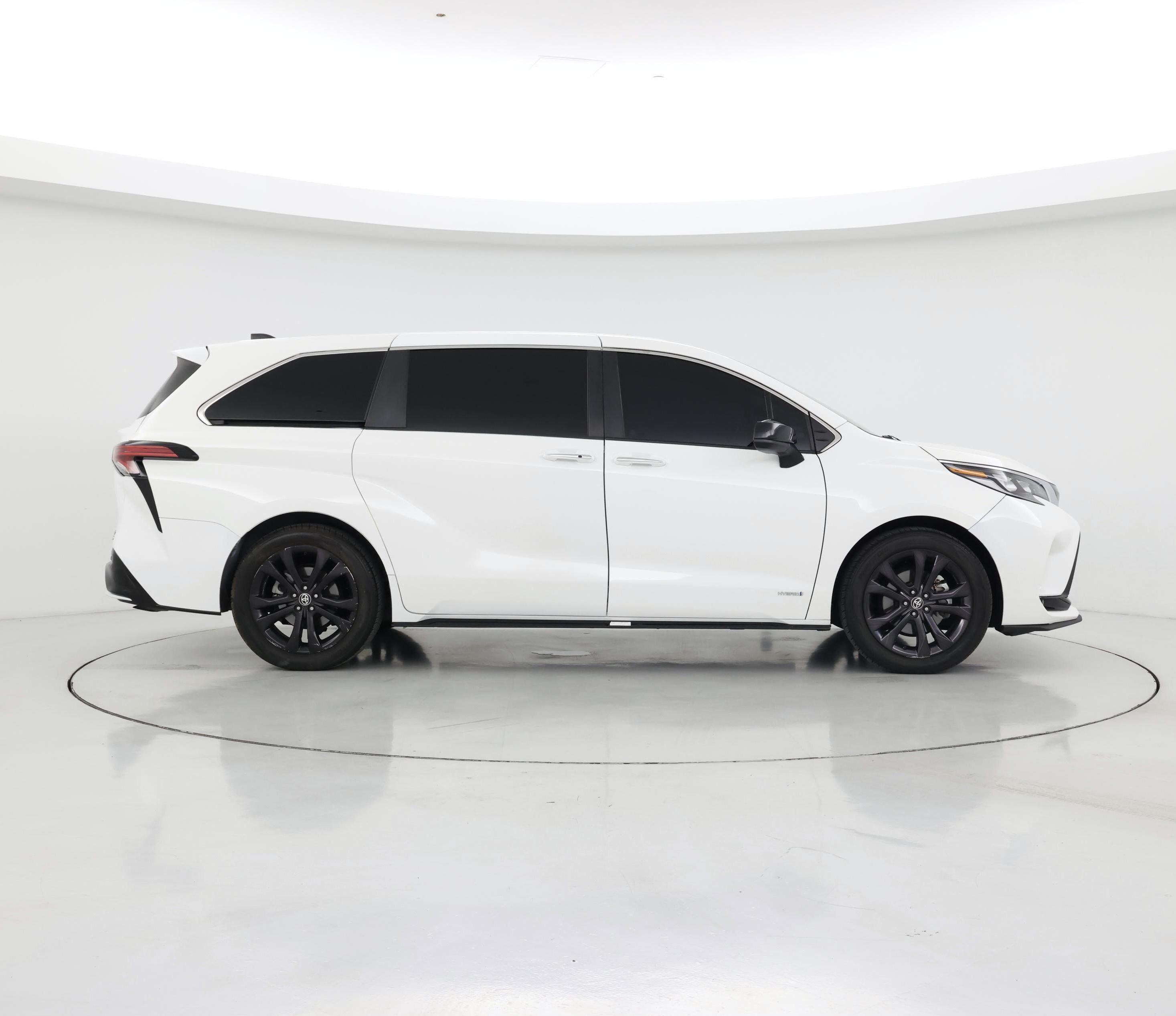 Thumbnail: 2021 Toyota Sienna - 7