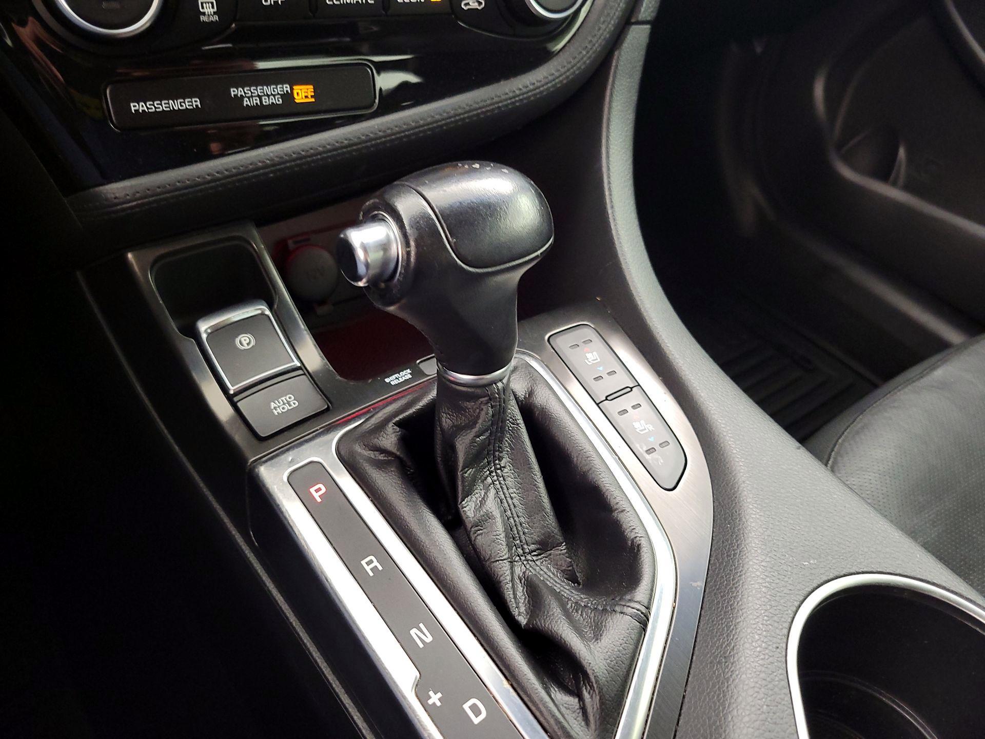 Thumbnail: 2015 Kia Optima - 18