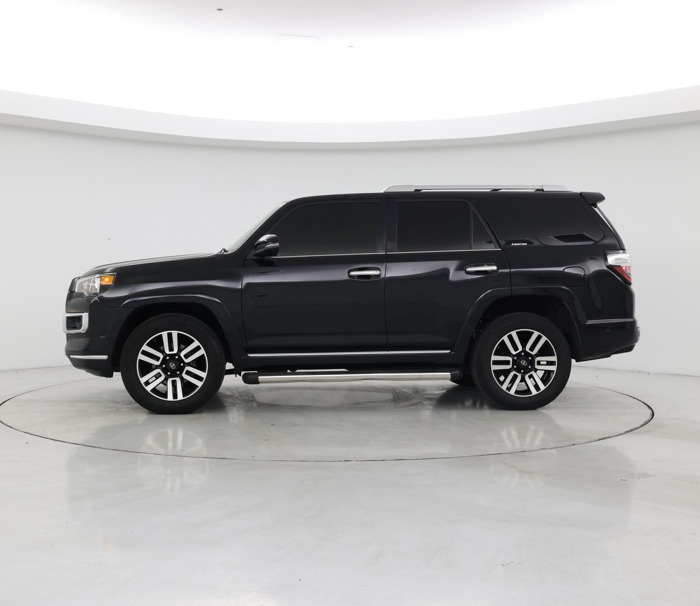 Thumbnail: 2019 Toyota 4Runner - 3