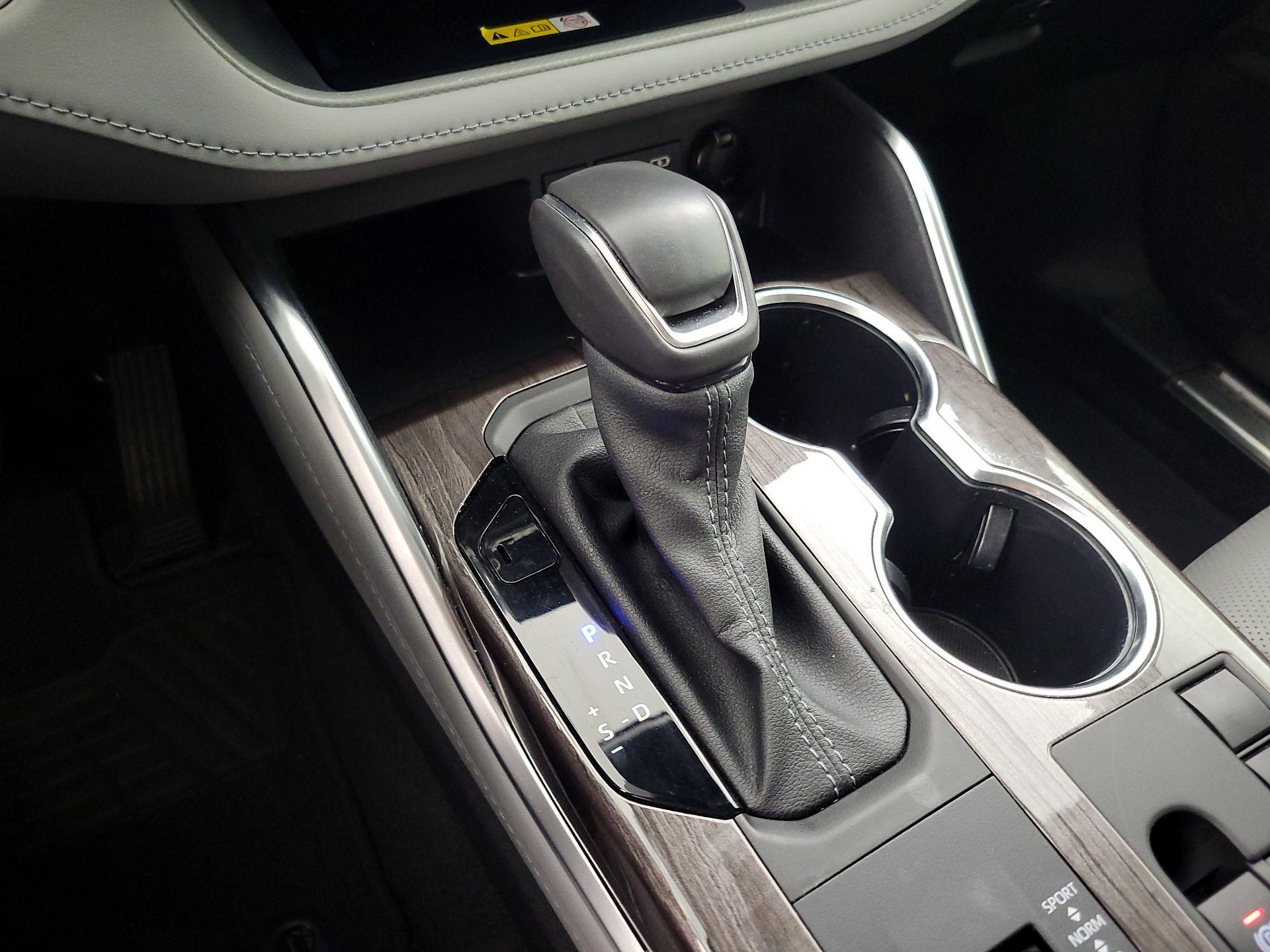 Thumbnail: 2024 Toyota Highlander - 17