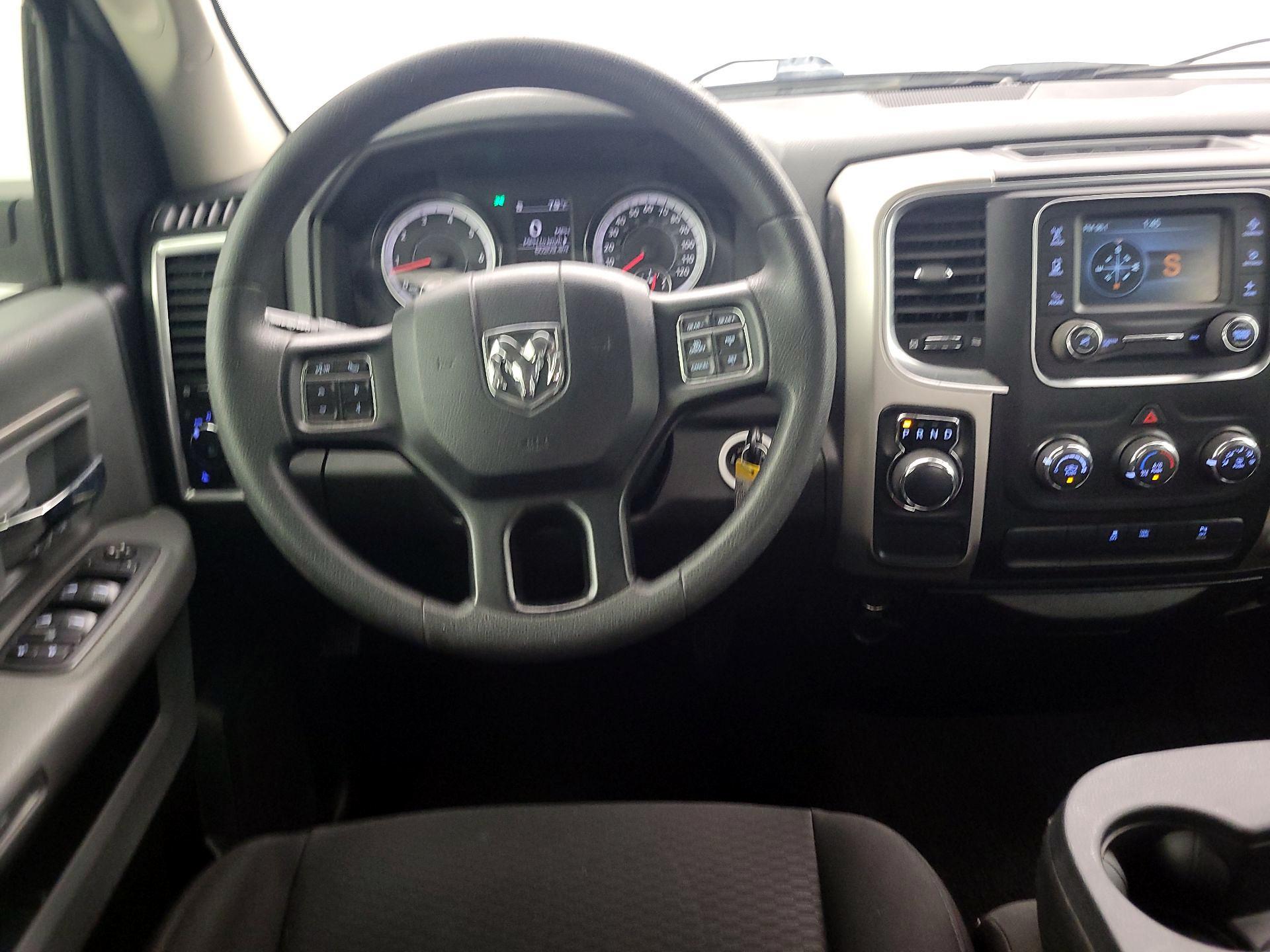 Thumbnail: 2019 RAM 1500 Classic - 10