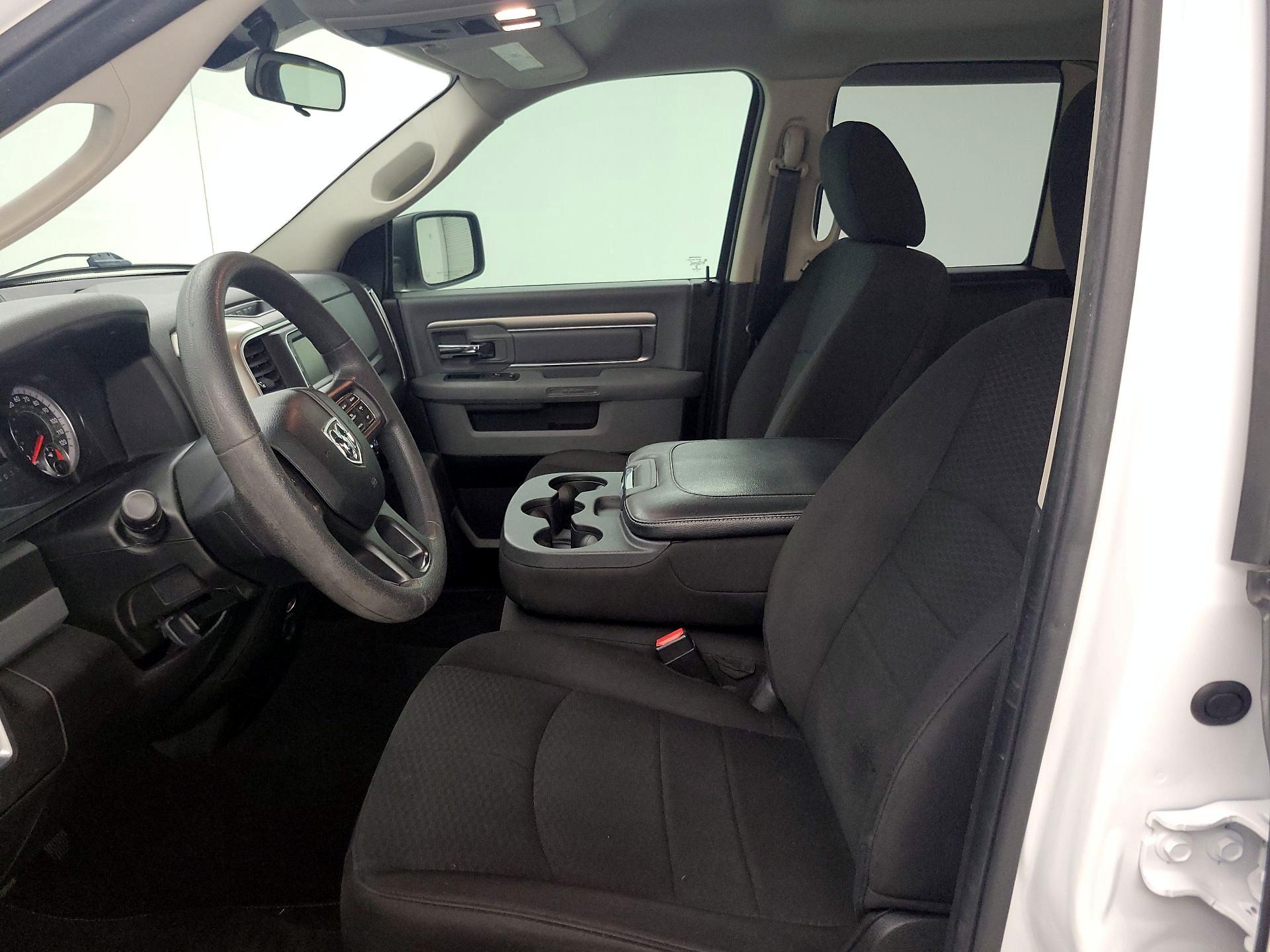 Thumbnail: 2019 RAM 1500 Classic - 11