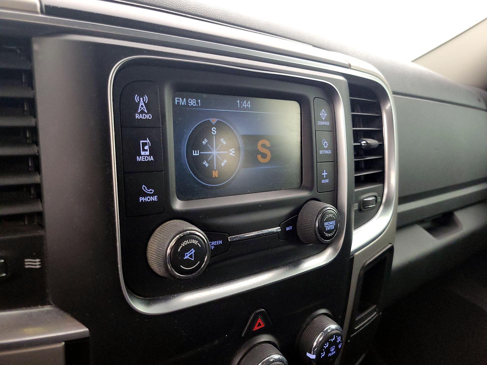 Thumbnail: 2019 RAM 1500 Classic - 14